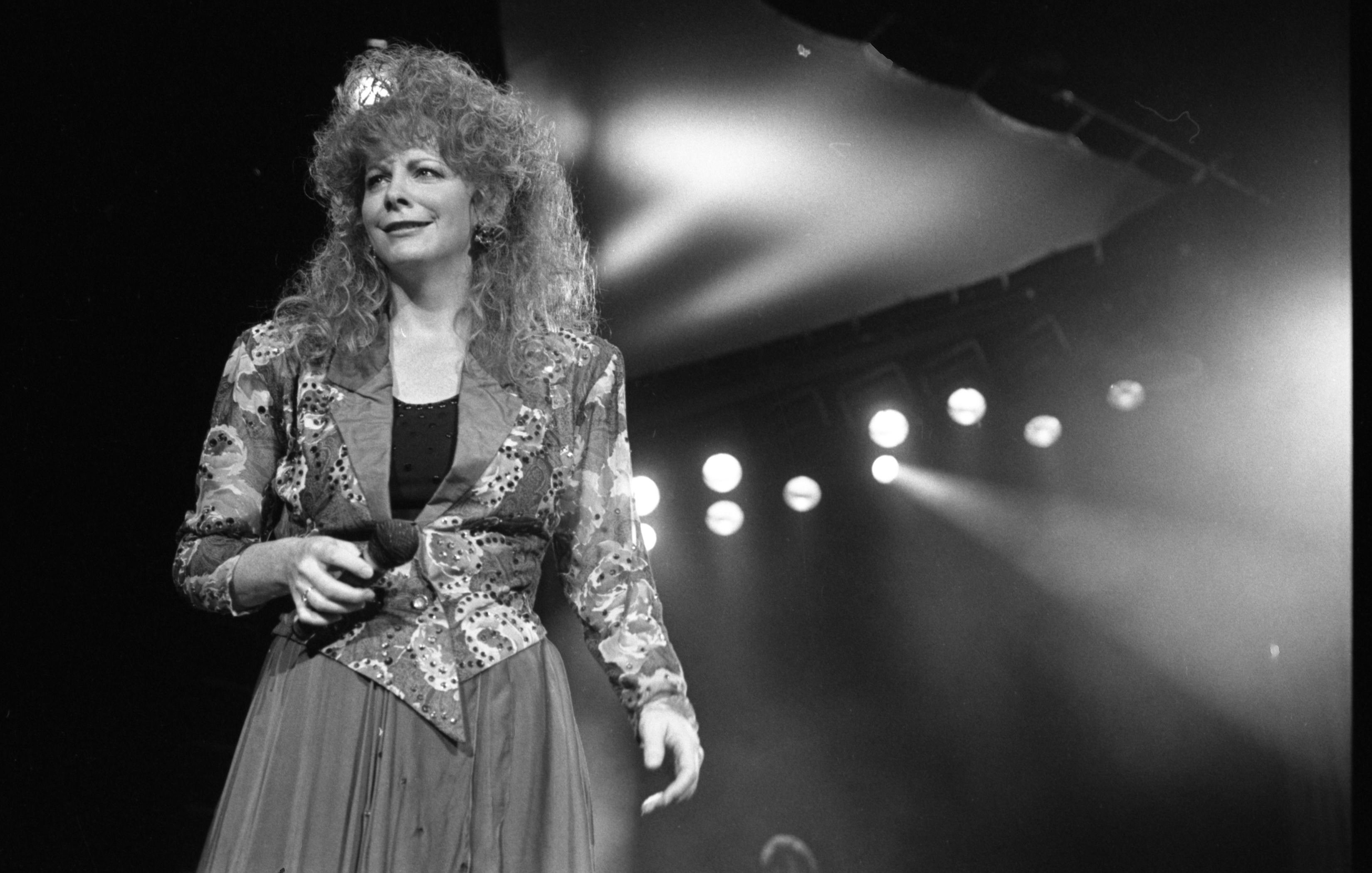 NASHVILLE -August 24: Country Music Singer Songwriter Reba McEntire Performs on August 24, 1990 in Nashville, Tennessee 