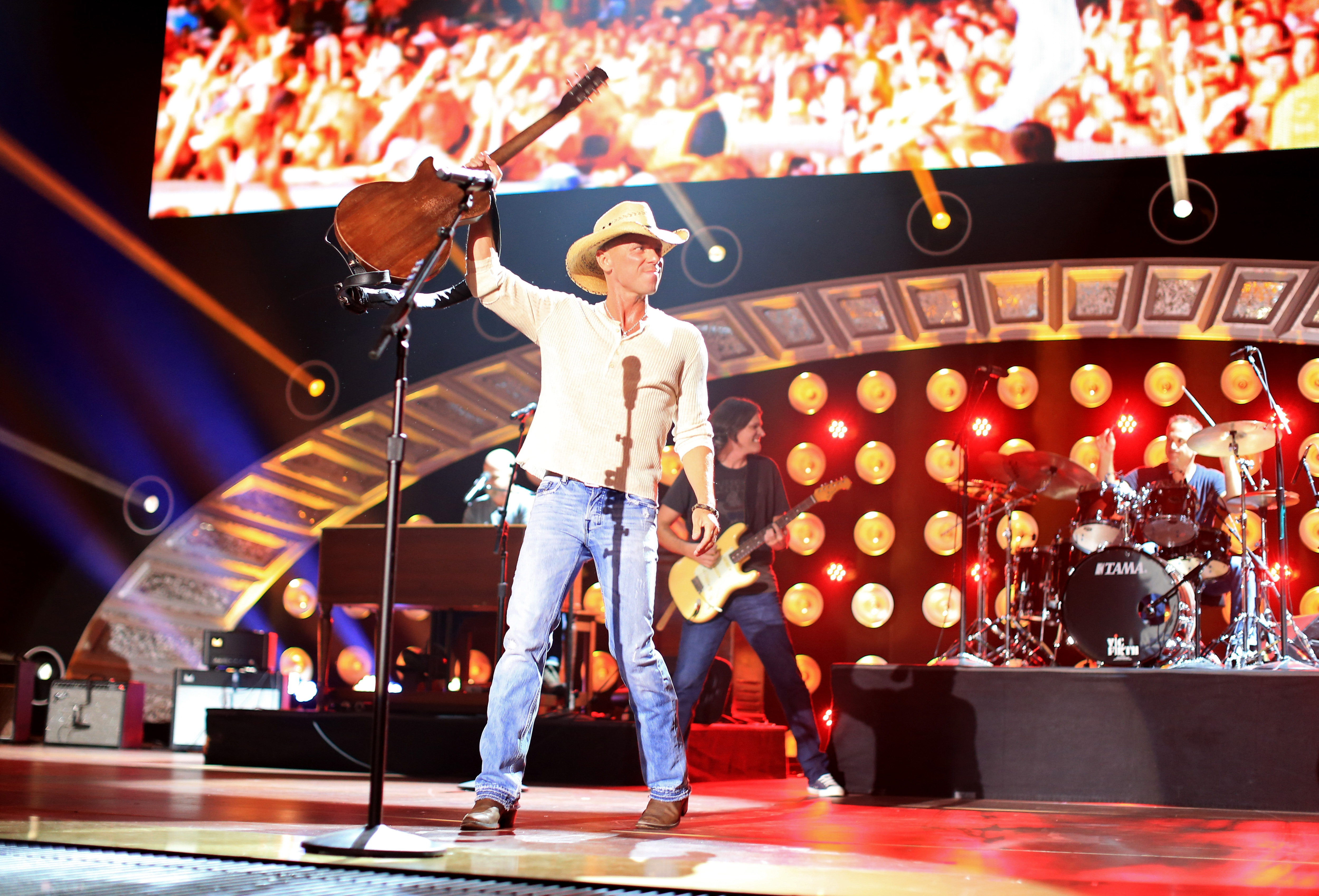 NASHVILLE, TN - DECEMBER 15: Recording artist Kenny Chesney performs onstage during the 2014 American Country Countdown Awards at Music City Center on December 15, 2014 in Nashville, Tennessee. 