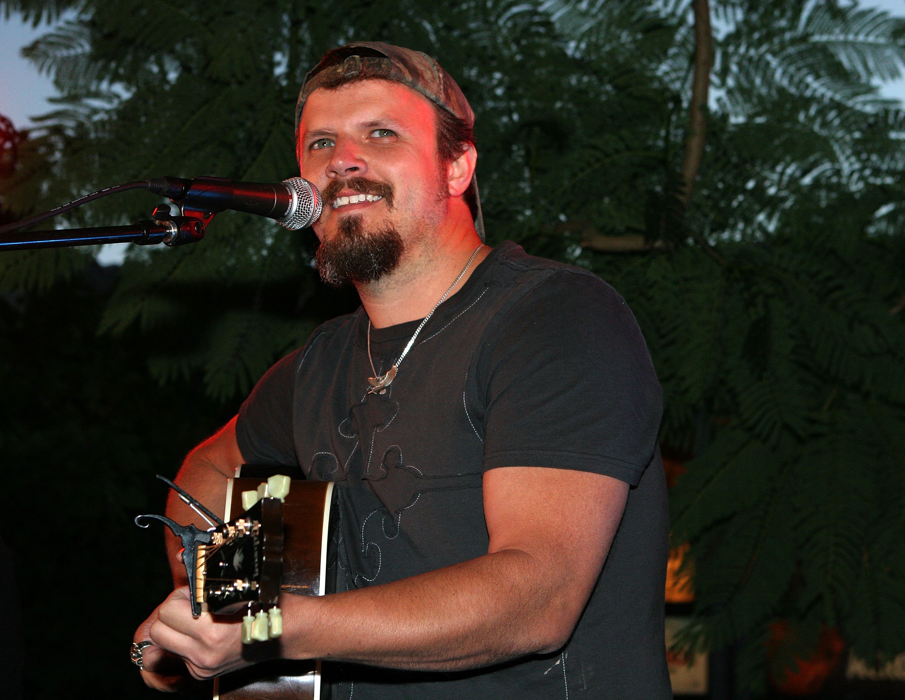 LOS ANGELES, CA - SEPTEMBER 20: Jamey Johnson from the cast of the Fox series, 'Nashville' performs at the Grove on September 20, 2007 in Los Angeles, California. 