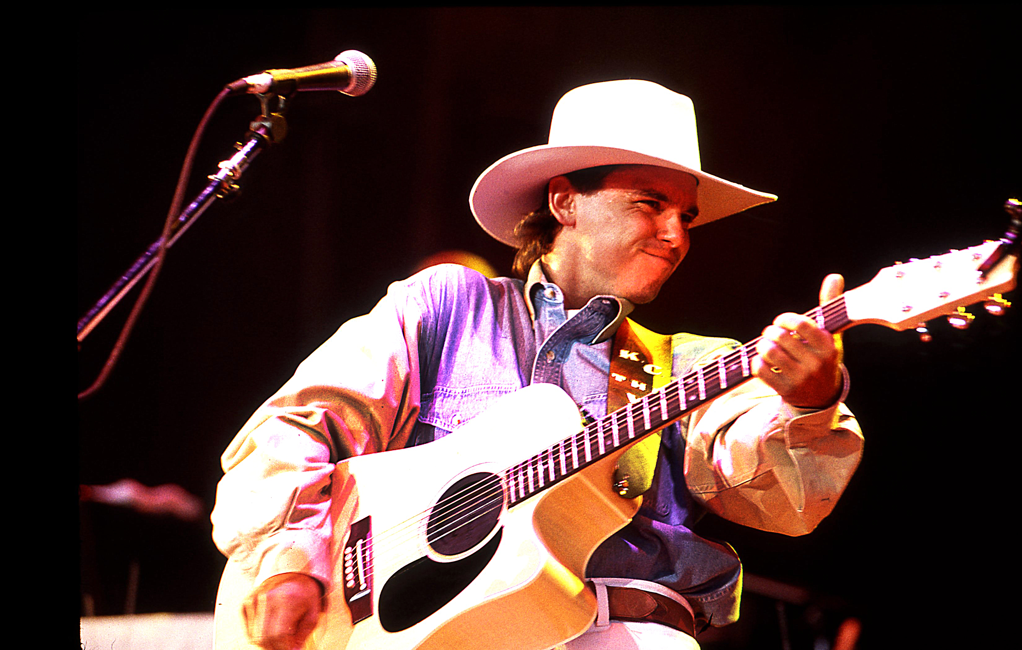NASHVILLE - 1999: Country Singer Kenny Chesney performs at Starwood Amphitheater 1999 in Nashville, TN. 