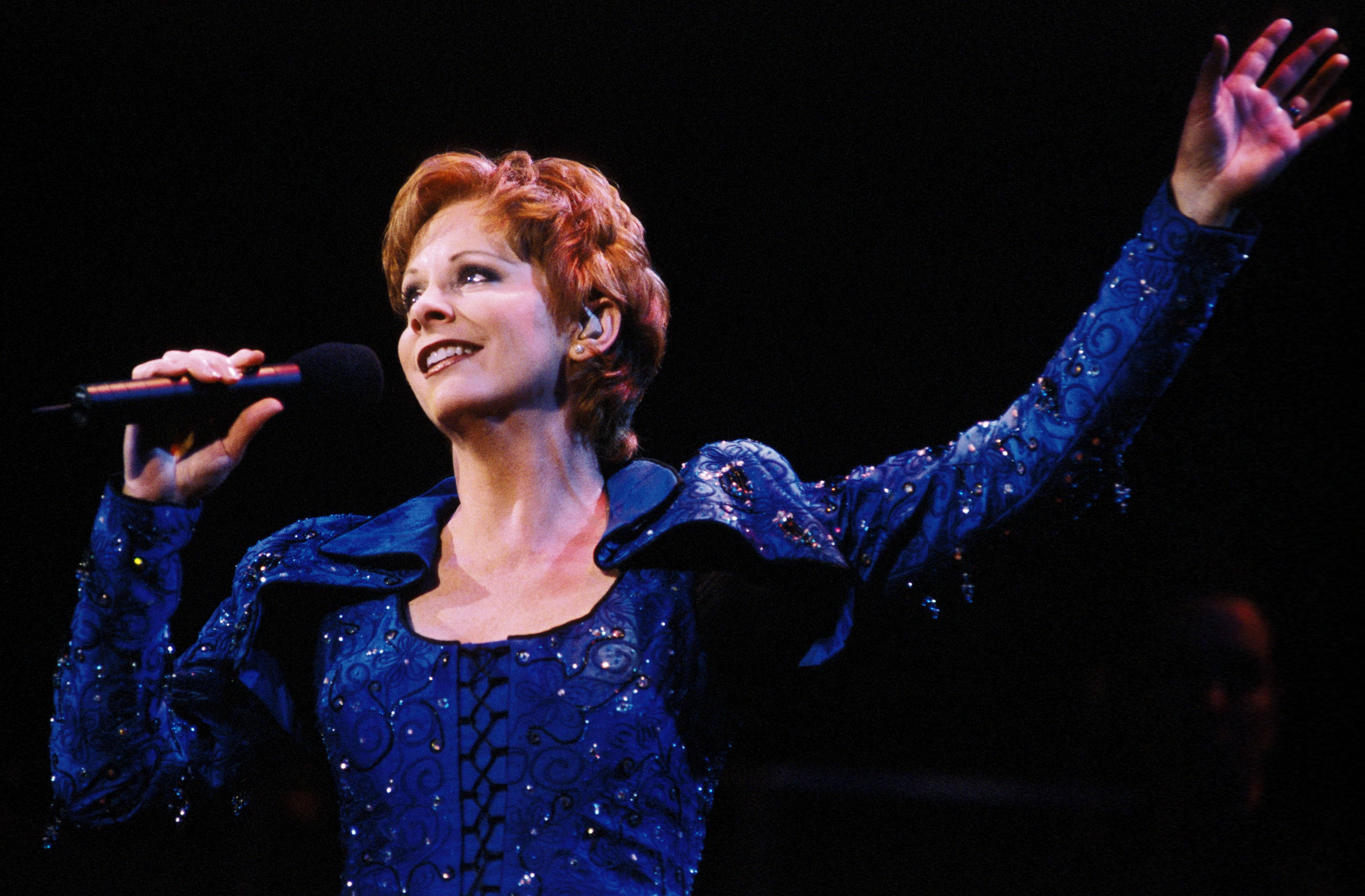 UNITED KINGDOM - JANUARY 01: ROYAL ALBERT HALL Photo of Reba McENTIRE 