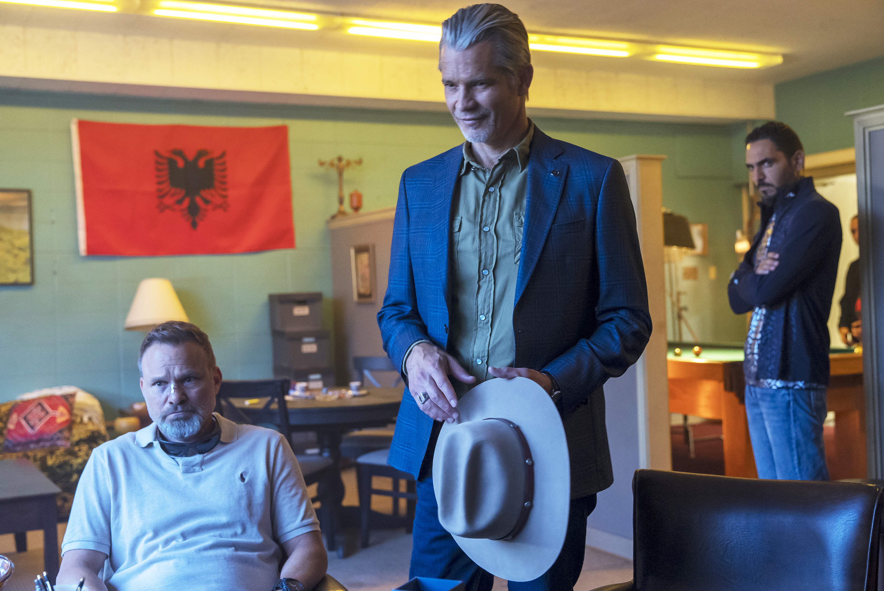 JUSTIFIED: CITY PRIMEVAL "Kokomo" Episode 4 (Airs Tuesday, August 1) Pictured: (l-r) Norbert Leo Butz as Norbert Bryl, Timothy Olyphant as Raylan Givens. 