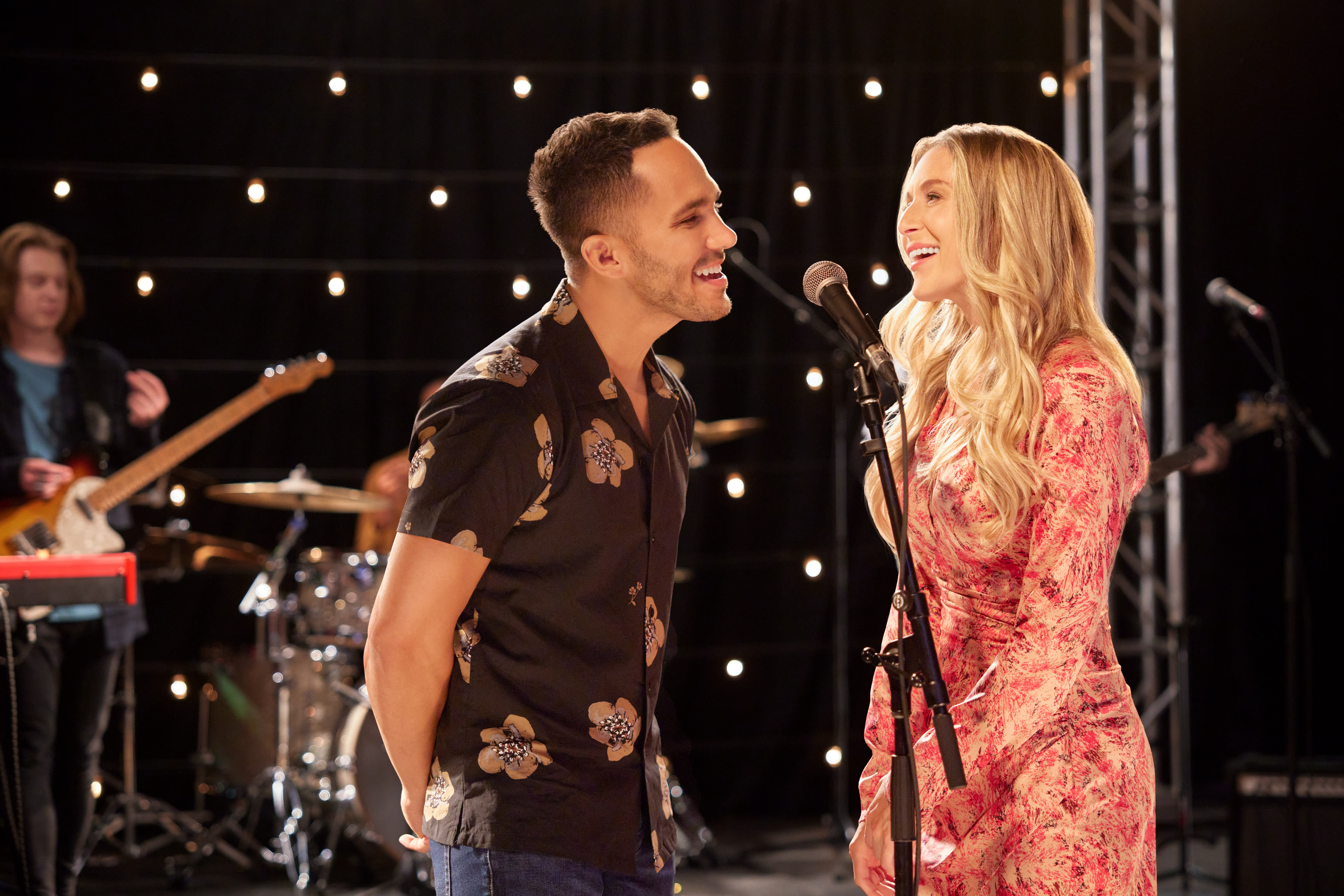 Alexa PenaVega meets her celebrity pen pal in Hallmark's "Love in the Limelight."