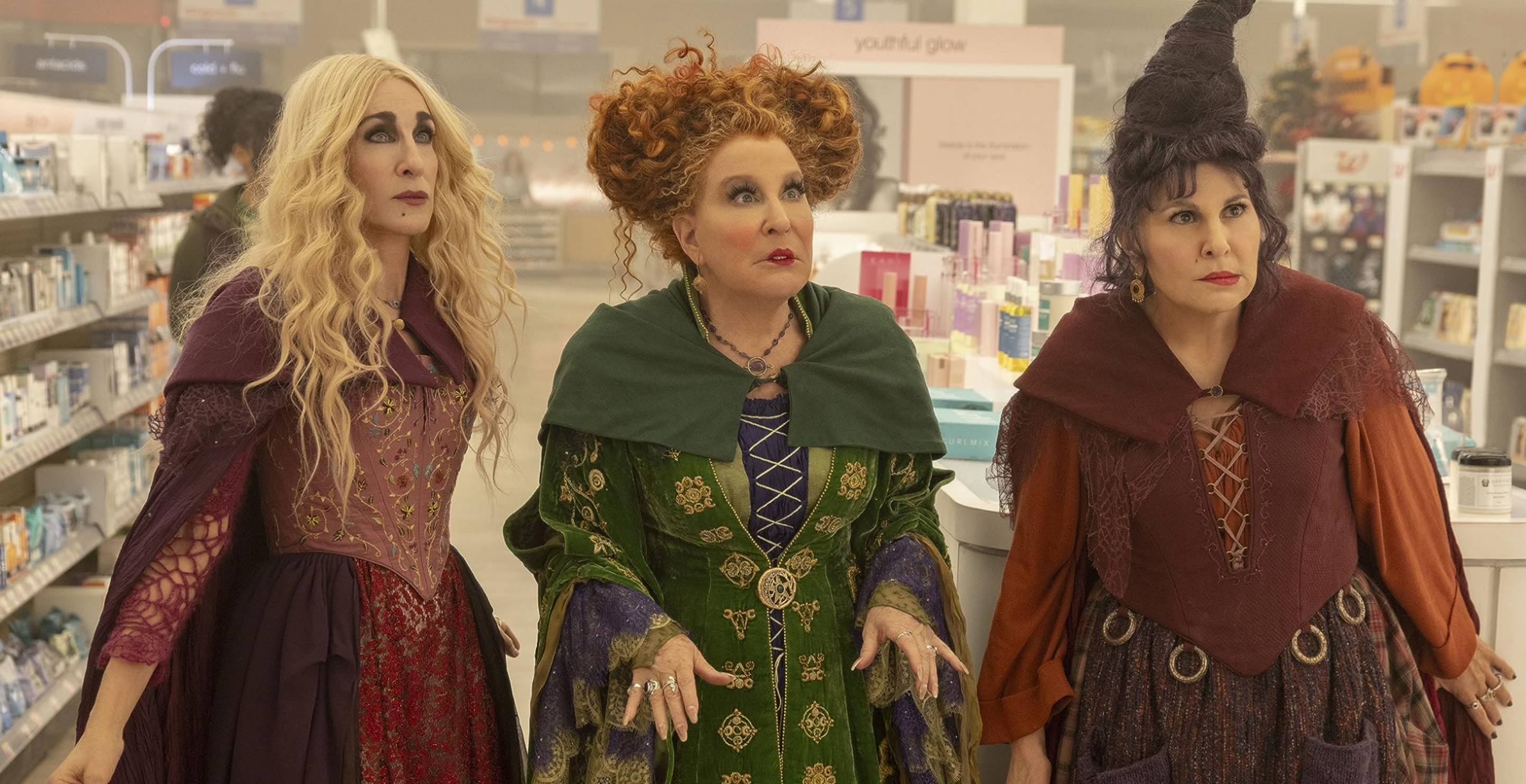 Bette Midler, Sarah Jessica Parker, and Kathy Najimy in Hocus Pocus 2 (2022)