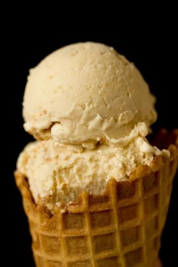 https://www.browneyedbaker.com/apple-pie-ice-cream