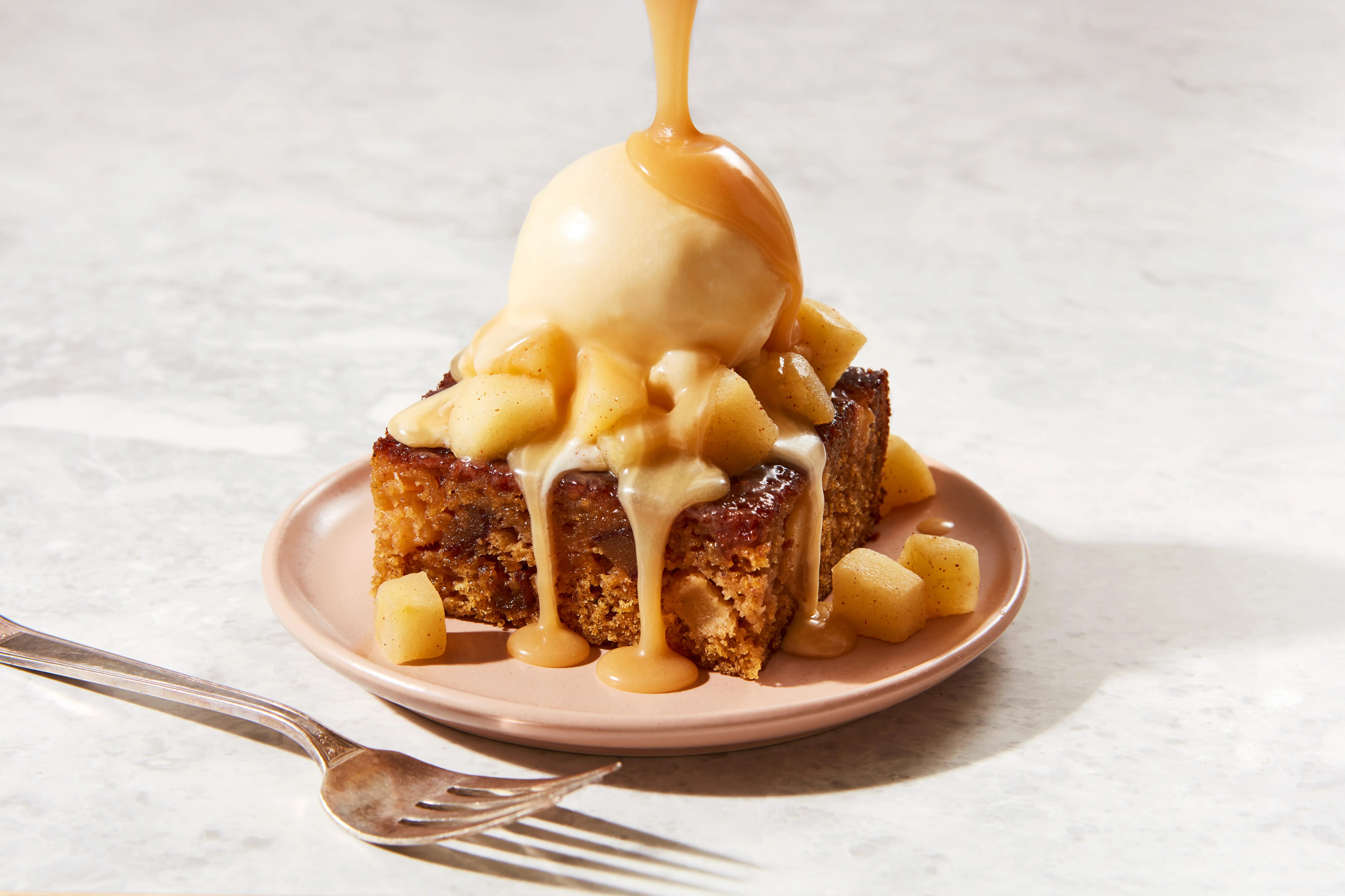 https://www.epicurious.com/recipes/food/views/apple-sticky-toffee-pudding