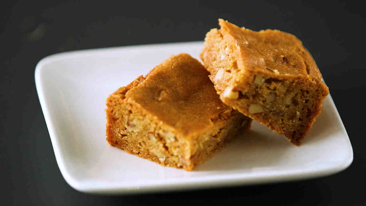 https://www.marthastewart.com/350047/brown-butter-toffee-blondies
