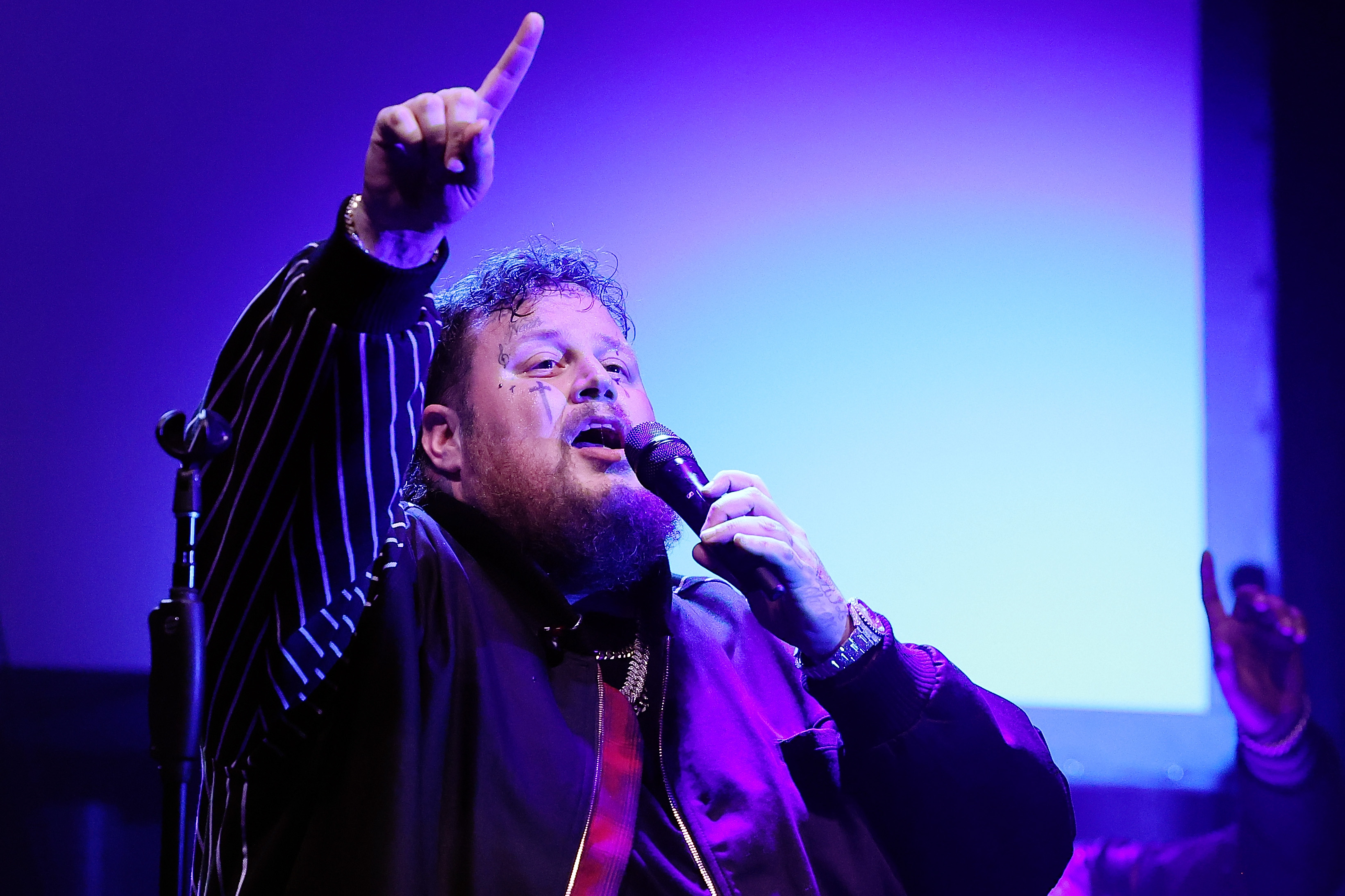 NASHVILLE, TENNESSEE - NOVEMBER 08: Jelly Roll performs onstage during the 2022 BMG Pre-CMA Party at Brooklyn Bowl Nashville on November 08, 2022 in Nashville, Tennessee.