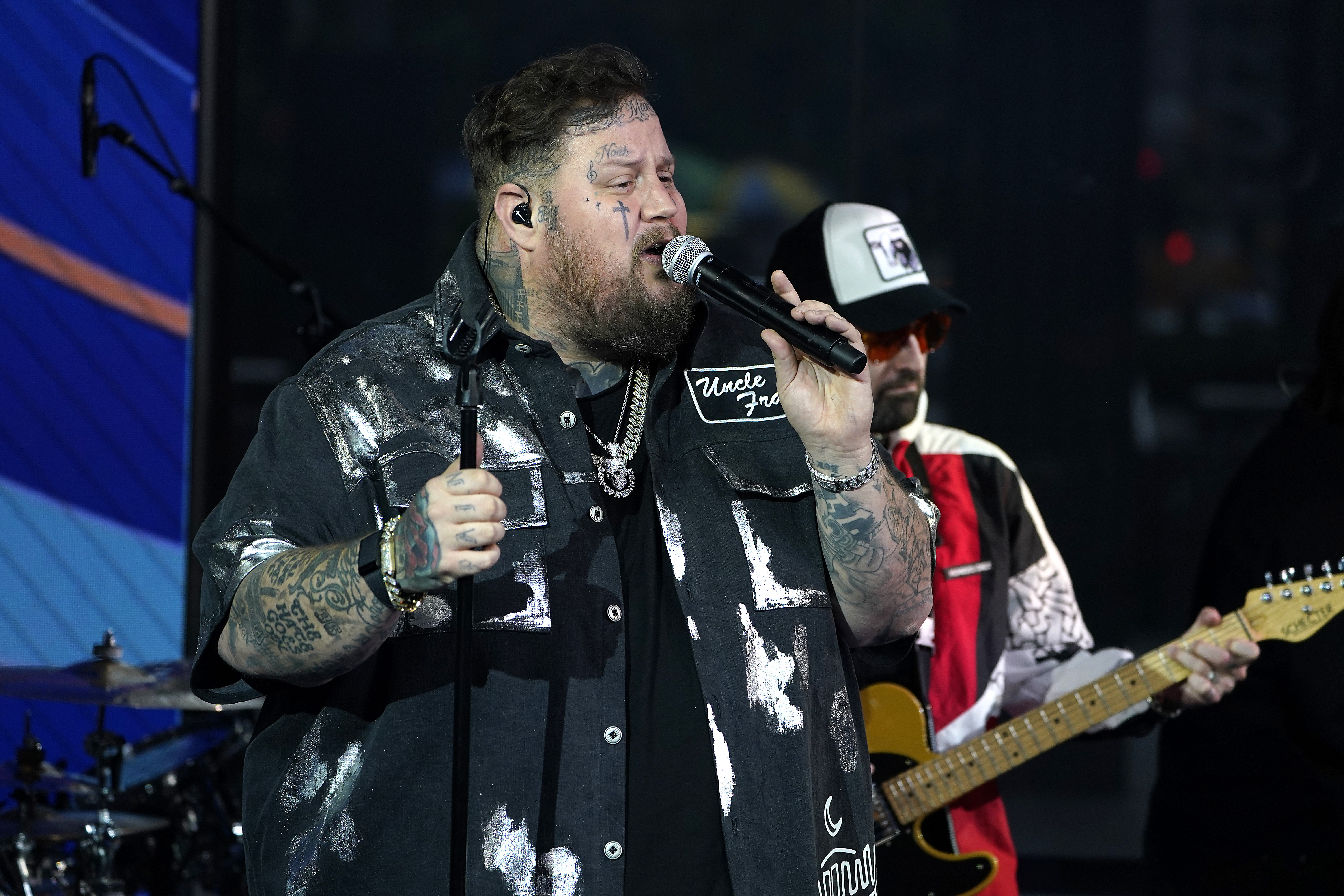 NEW YORK, NEW YORK - AUGUST 14: Jelly Roll performs on "Fox & Friends" at Fox News Channel Studios on August 14, 2023 in New York City.