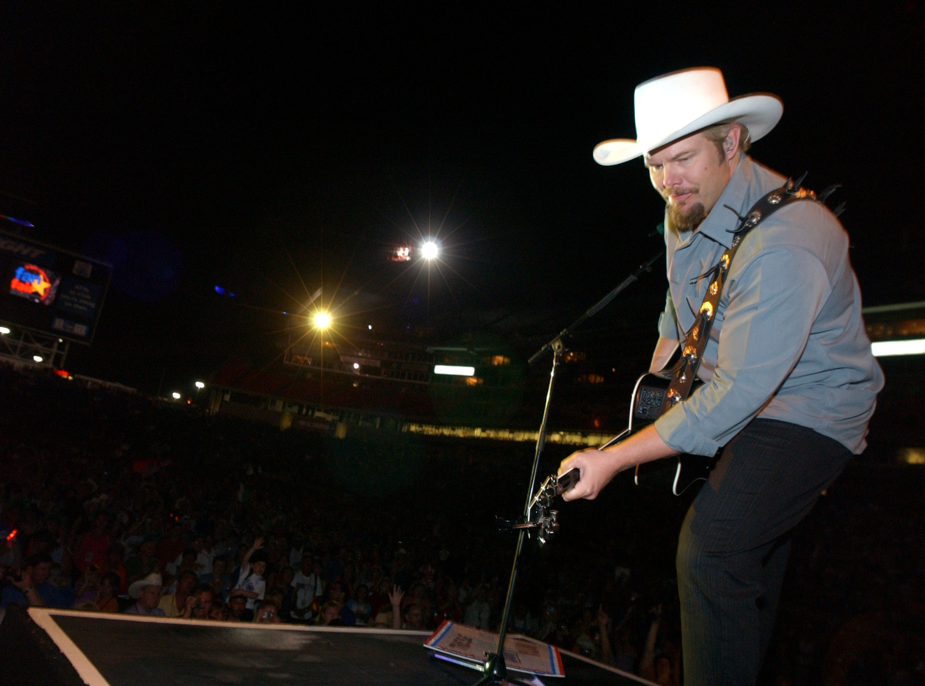 NASHVILLE, TN - JUNE 16: Toby Keith headlnes on the final night of FanFair, the world's largest country music festival June 16, 2002 in Nashville, Tennessee.