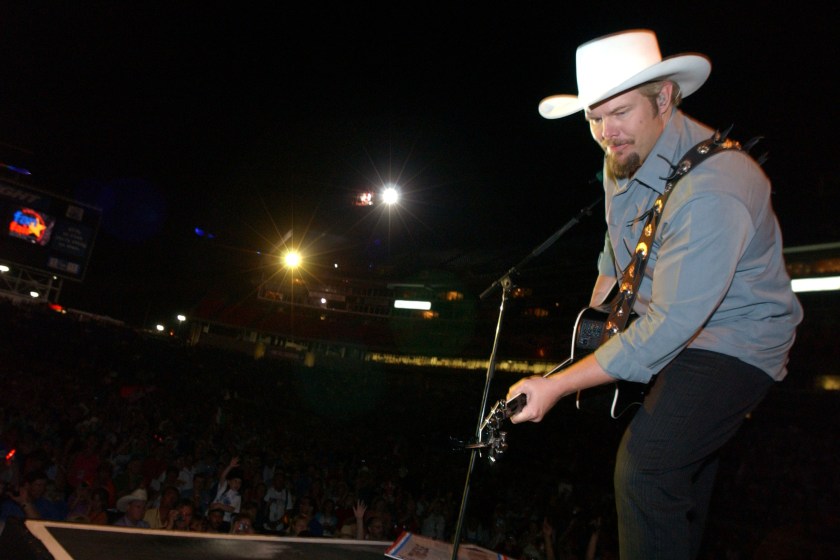 NASHVILLE, TN - JUNE 16: Toby Keith headlnes on the final night of FanFair, the world's largest country music festival June 16, 2002 in Nashville, Tennessee.