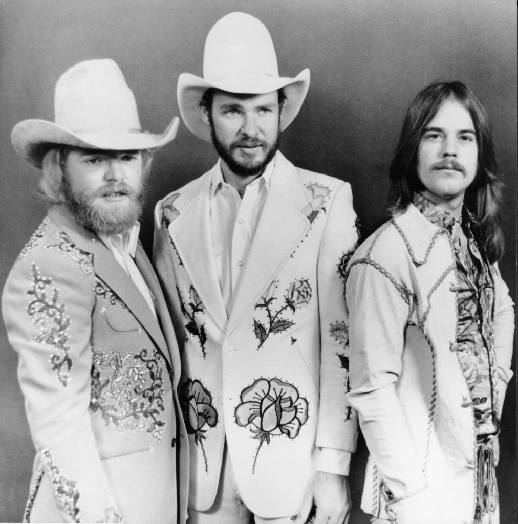 Photo of Dusty HILL and ZZ TOP and Frank BEARD and Billy GIBBONS; L-R: Dusty Hill, Billy Gibbons, Frank Beard - posed, studio, group shot