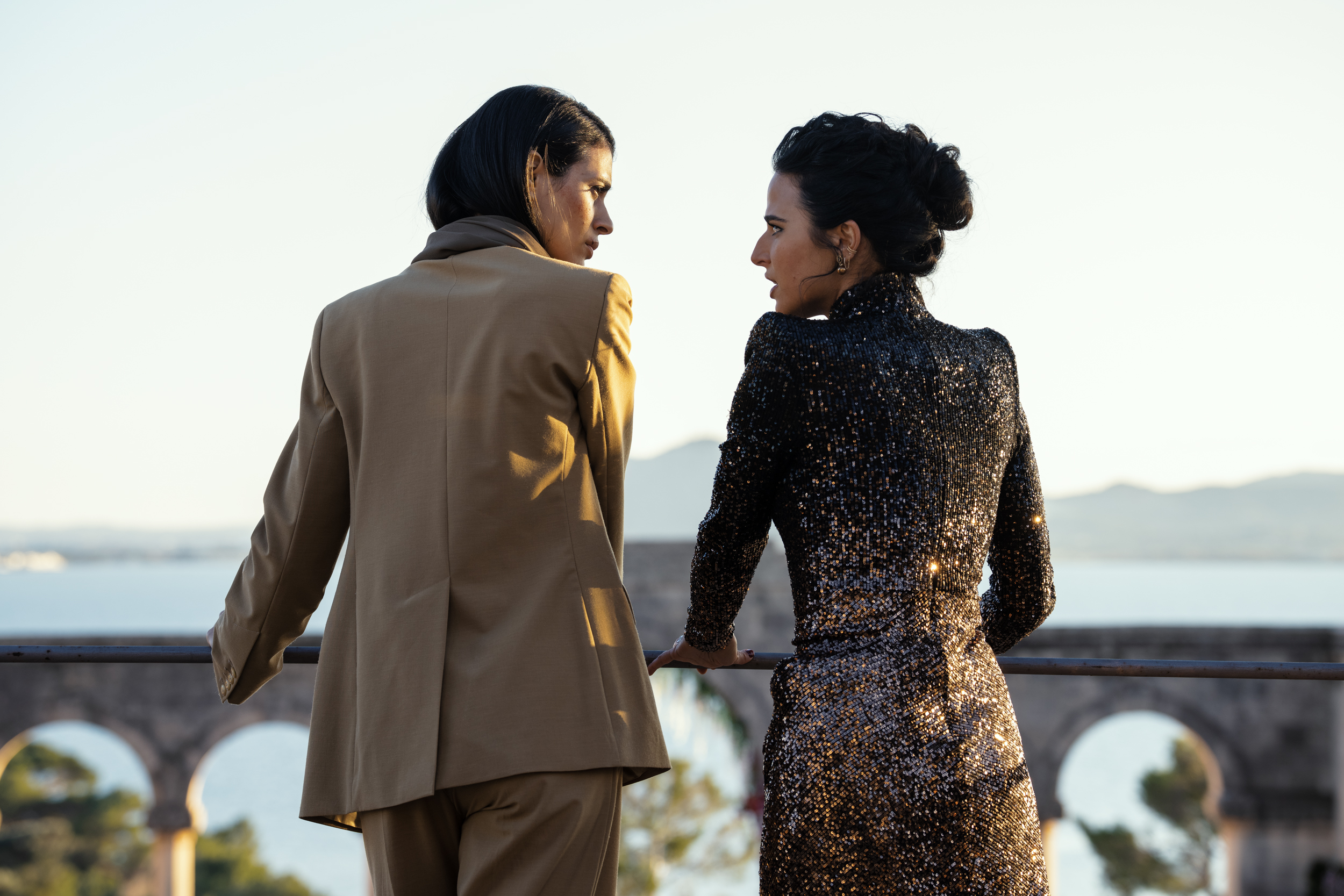 Laysla De Oliveira as Cruz Manuelos and Stephanie Nur as Aaliyah In Special Ops: Lioness, episode 8, season 1, streaming on Paramount+, 2023. 