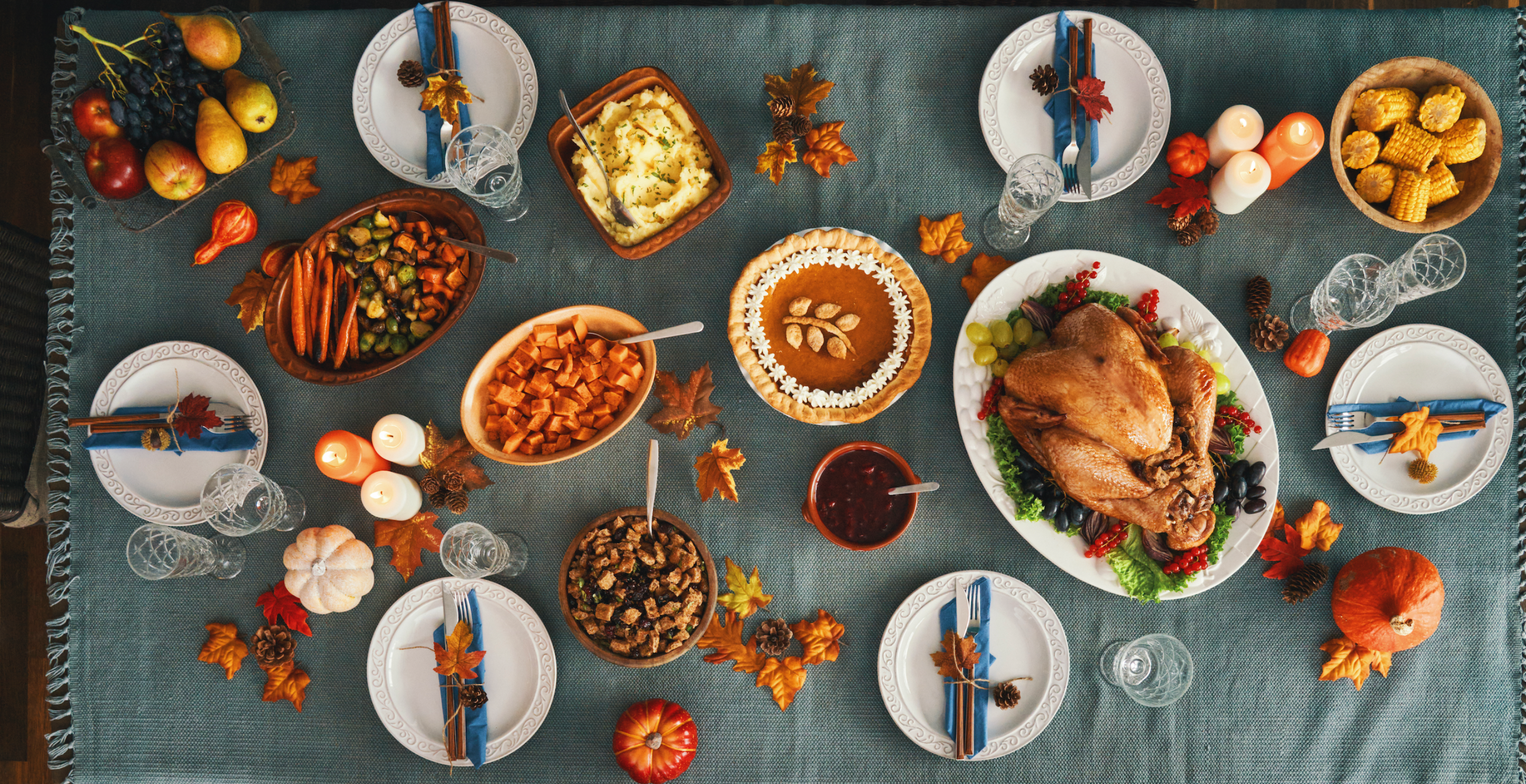 Thanksgiving table