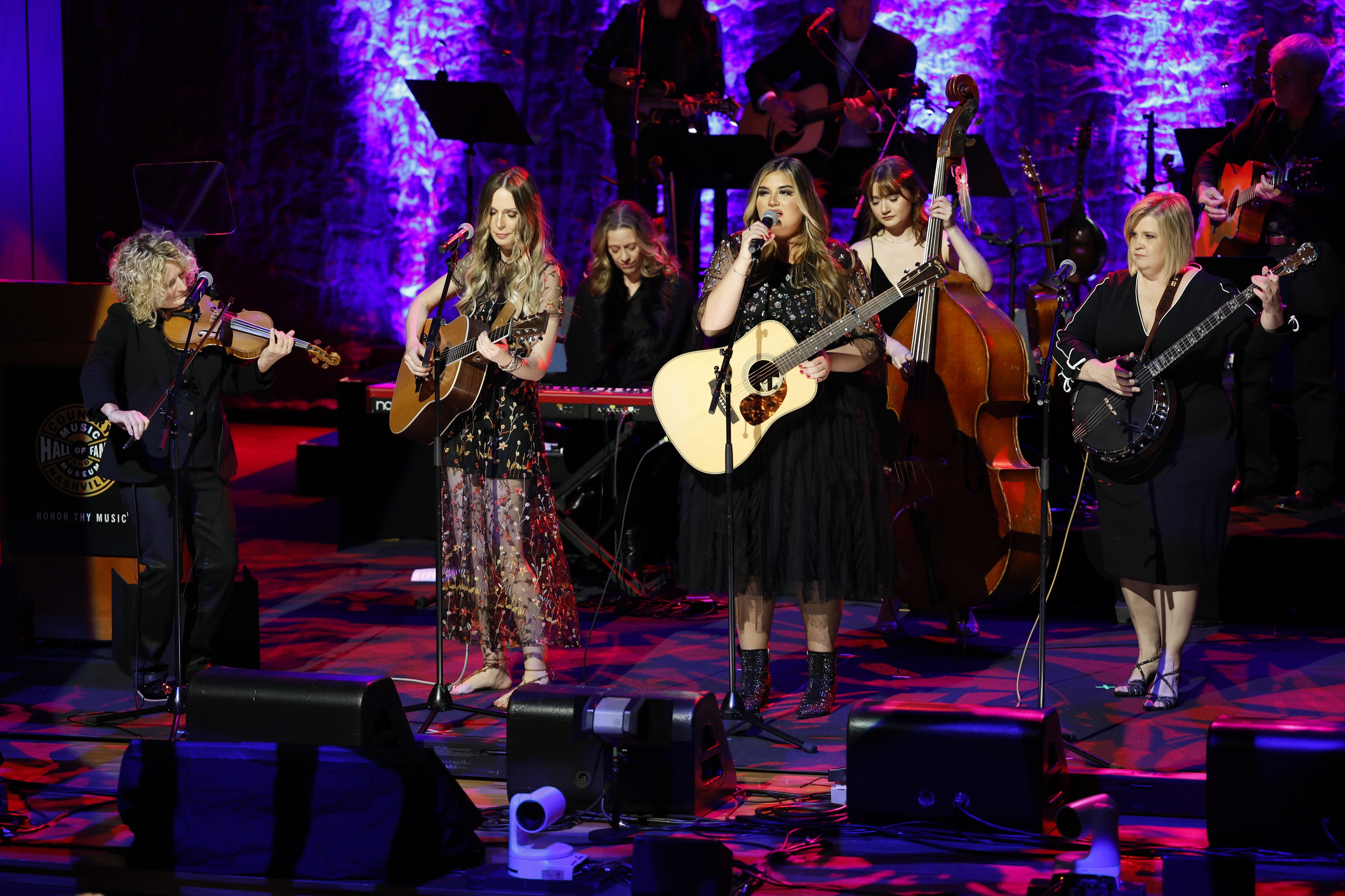  Sister Sadie performs onstage during the Class of 2023 Medallion Ceremony at Country Music Hall of Fame and Museum on October 22, 2023 in Nashville, Tennessee. (Photo by Jason Kempin/Getty Images)