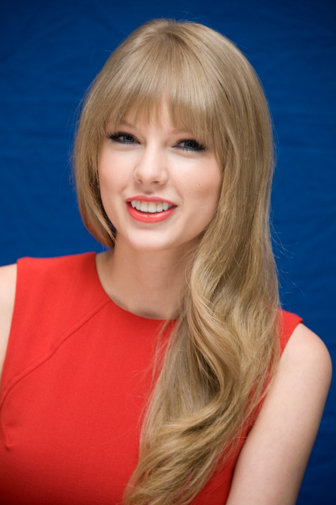 UNIVERSAL CITY, CA - FEBRUARY 07: (NO TABLOIDS; NO US SALES FOR 90 DAYS) Taylor Swift at the "Dr. Zeuss' The Lorax" Press Conference at Universal Studios Hollywood on February 7, 2012 in Universal City, California.