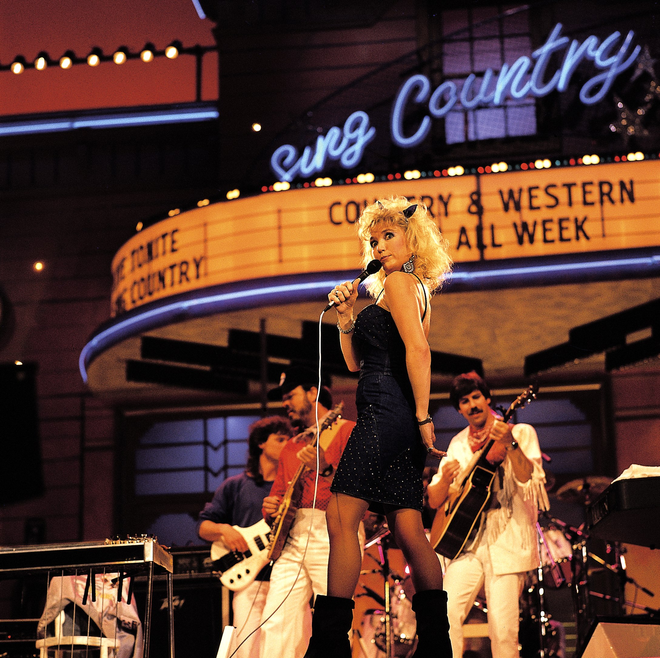UNITED KINGDOM - JANUARY 01: COUNTRY MUSIC FESTIVAL WEMBLEY Photo of Tanya TUCKER 