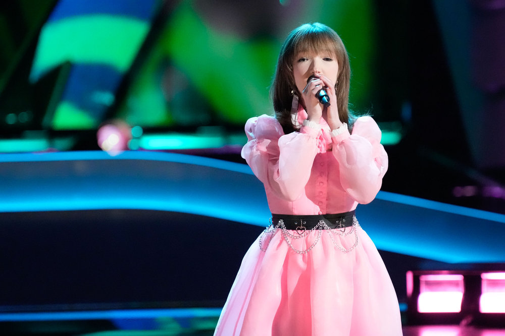 THE VOICE -- "The Blind Auditions Part 5" Episode 2405 -- Pictured: Elizabeth Evans -- 