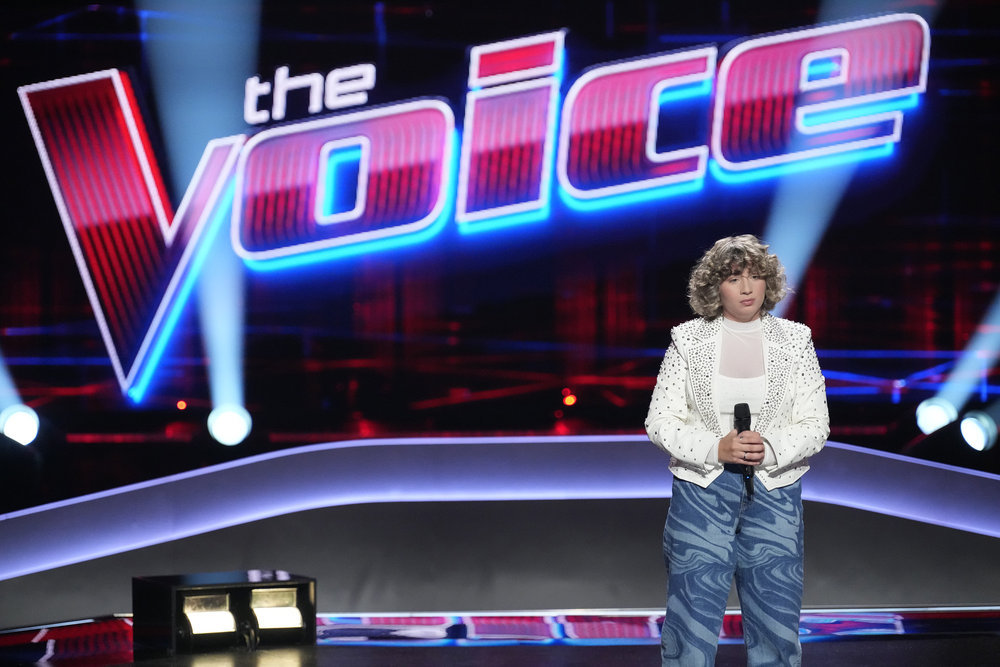 THE VOICE -- "The Blind Auditions Part 4" Episode 2404 -- Pictured: Laura Williams -- 