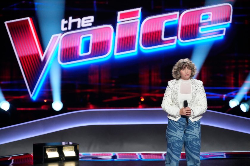 THE VOICE -- "The Blind Auditions Part 4" Episode 2404 -- Pictured: Laura Williams --
