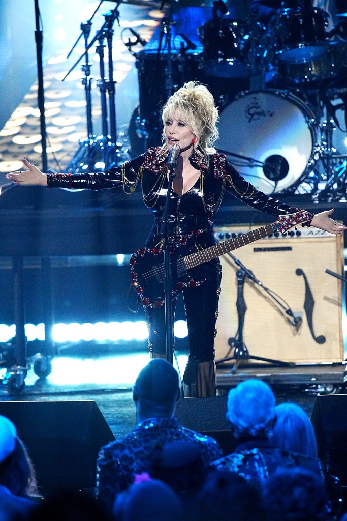 LOS ANGELES, CALIFORNIA - NOVEMBER 05: Inductee Dolly Parton performs on stage during the 37th Annual Rock & Roll Hall Of Fame Induction Ceremony at Microsoft Theater on November 05, 2022 in Los Angeles, California.