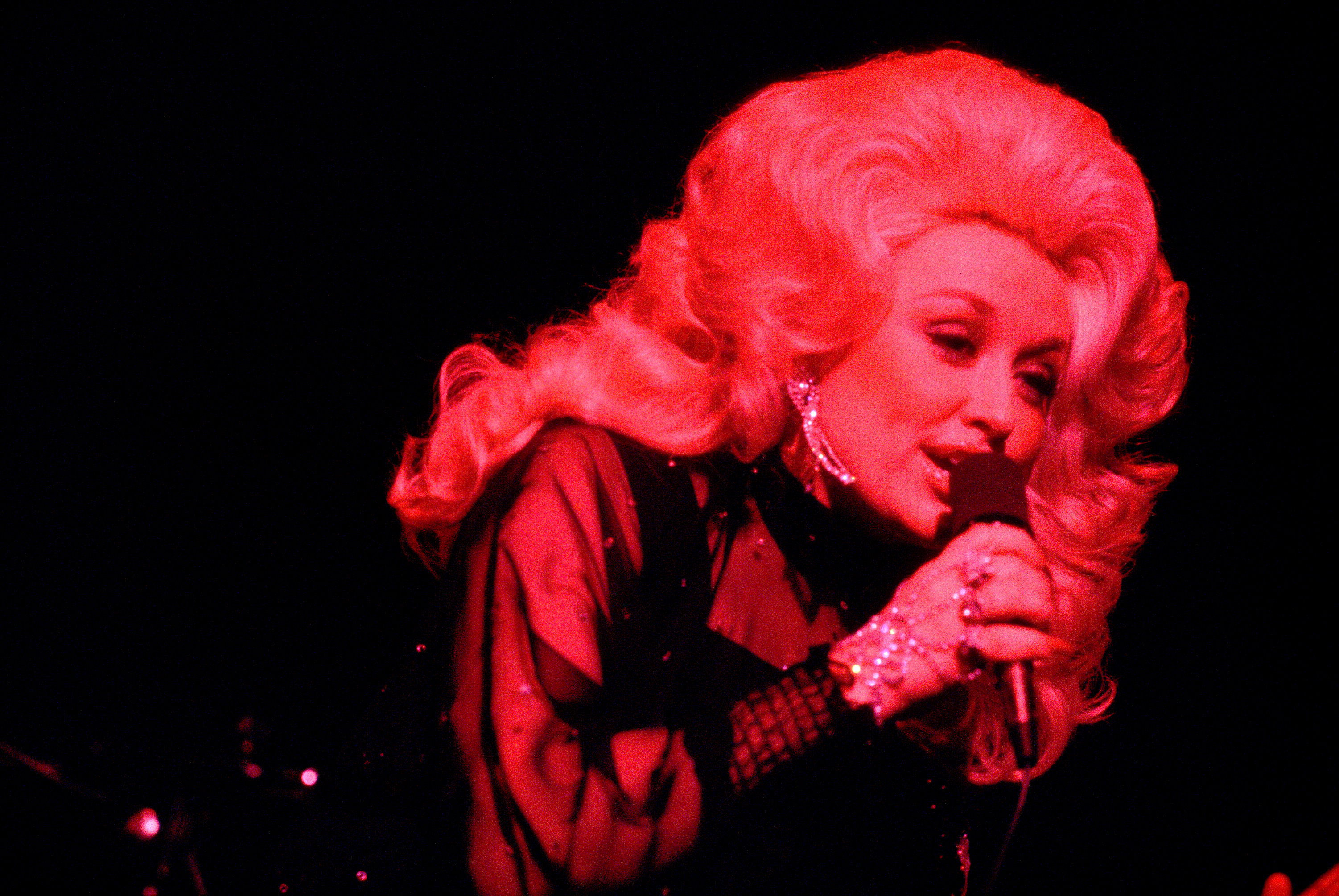 Dolly Parton at the Ivanhoe Theater in Chicago Illinois , April 29, 1977. (