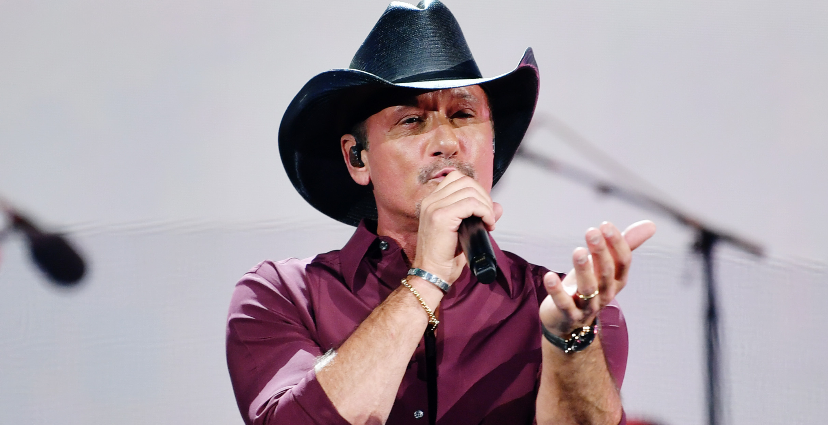 Tim McGraw performs onstage during the 2023 iHeartRadio Music Festival at T-Mobile Arena on September 22, 2023 in Las Vegas, Nevada.