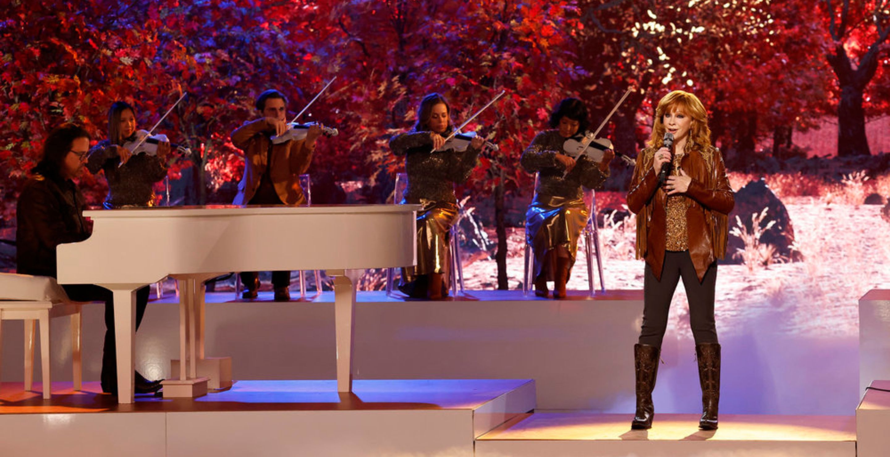 Reba McEntire performs on "The Voice"