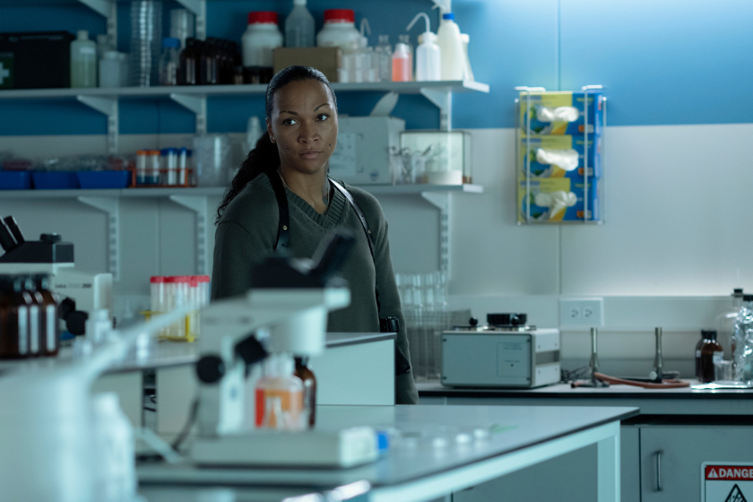 Kali Reis in "True Detective" Season 4, Episode 1.