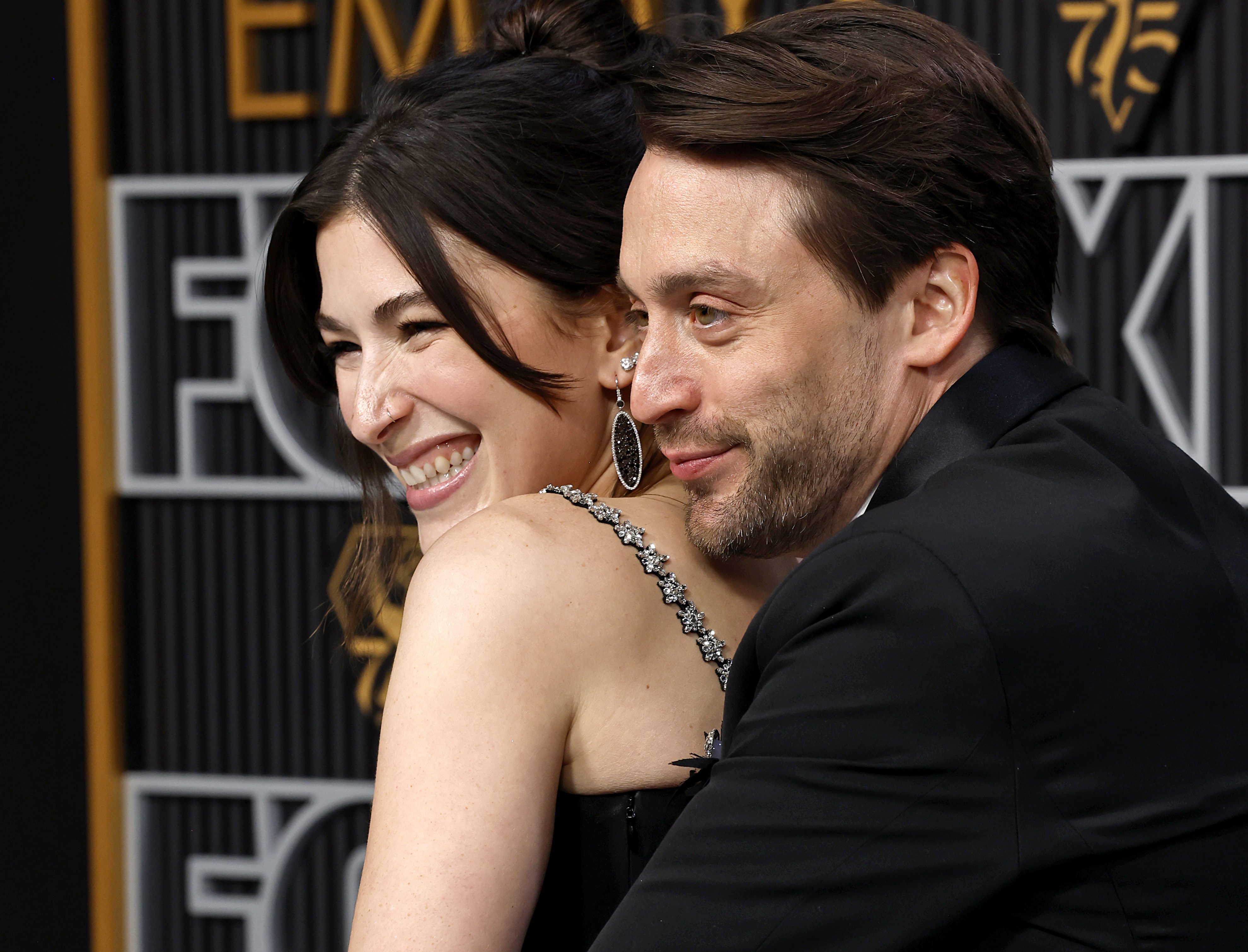 LOS ANGELES, CALIFORNIA - JANUARY 15: (L-R) Jazz Charton and Kieran Culkin attend the 75th Primetime Emmy Awards at Peacock Theater on January 15, 2024 in Los Angeles, California. 