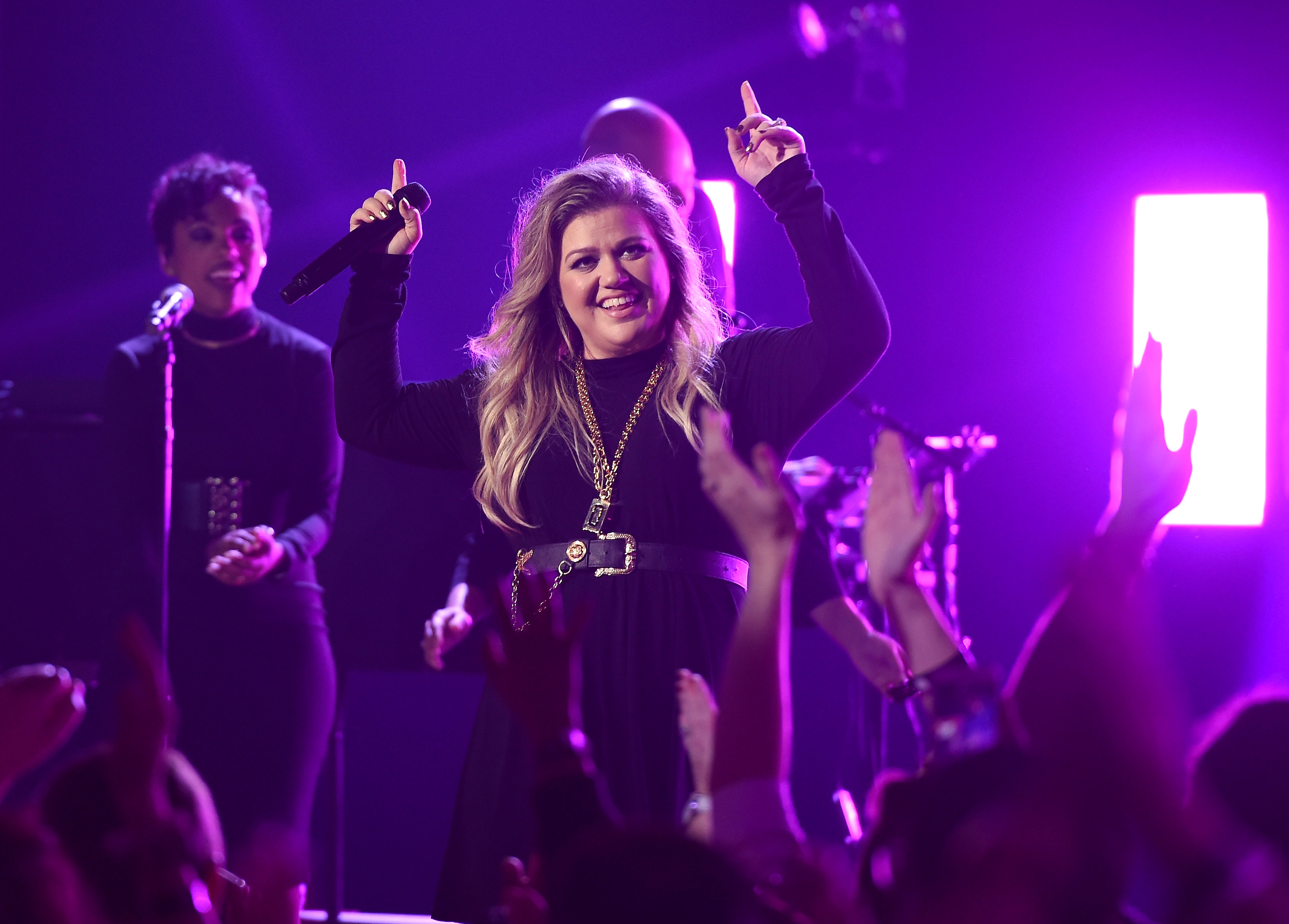 BURBANK, CA - OCTOBER 27: Singer/songwriter Kelly Clarkson performs at the iHeartRadio Album Release Party With Kelly Clarkson at iHeartRadio Theater on October 27, 2017 in Burbank, California.