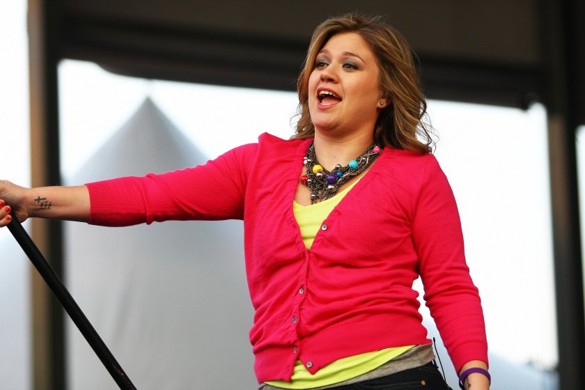 BRIDGEVIEW, IL - JUNE 13: Singer Kelly Clarkson performs at Toyota Park in Bridgeview, Illinois on JUNE 13, 2009.