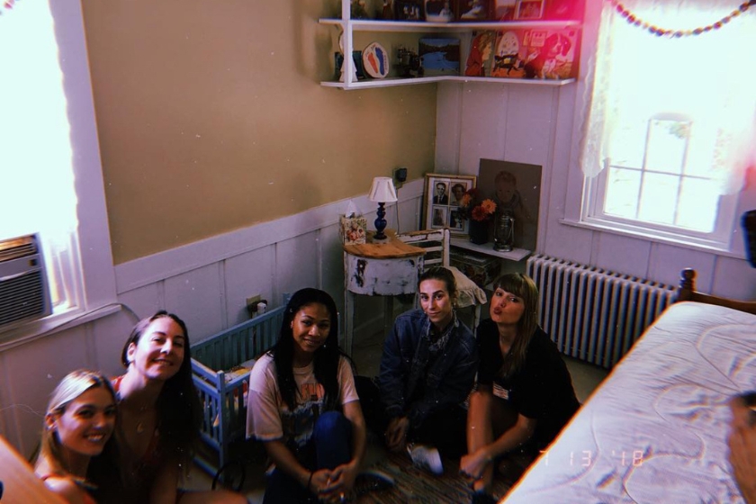 Taylor Swift visits her childhood bedroom in Pennsylvania