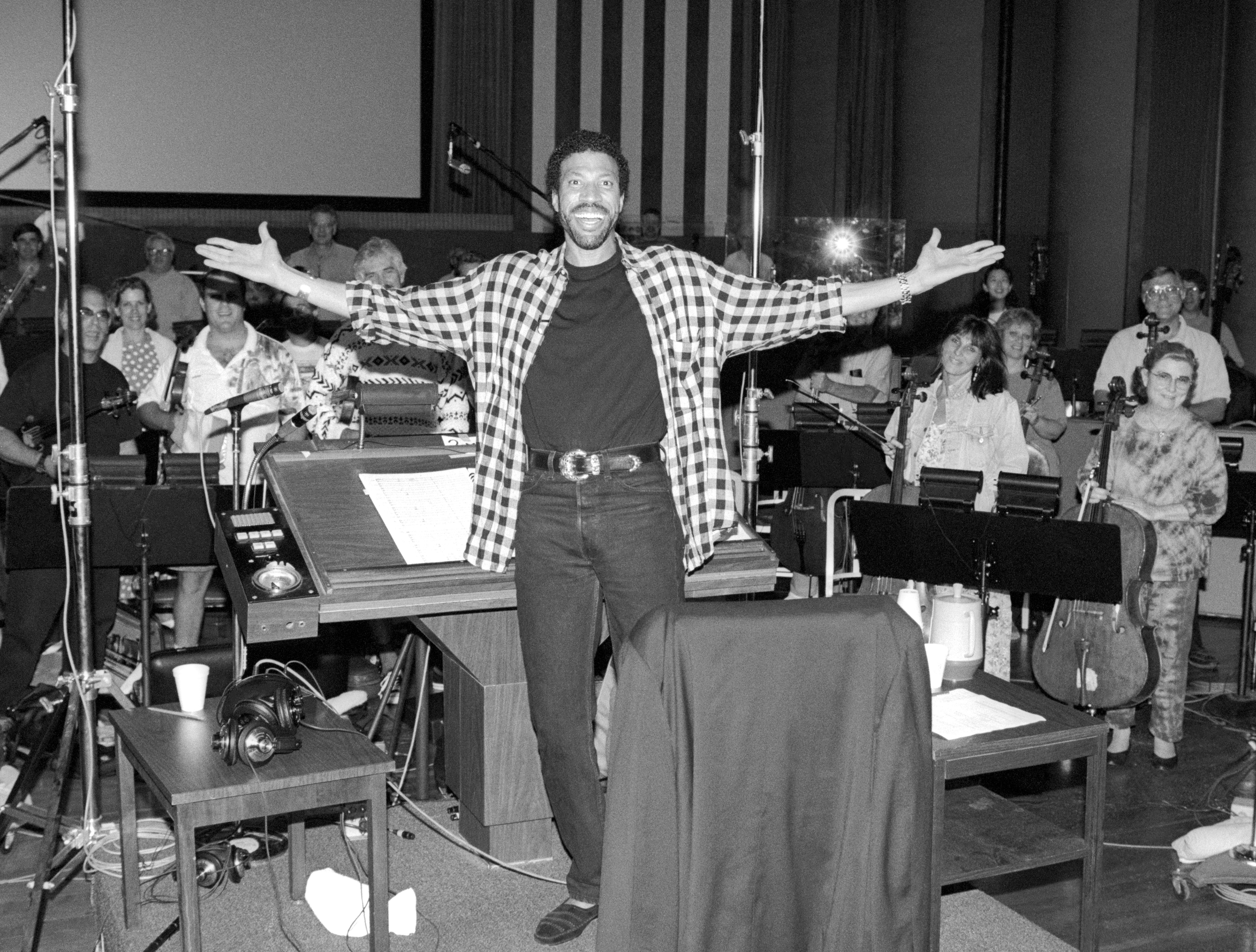 LOS ANGELES, CA - JULY, 1993: American singer, songwriter, musician, and television personality Lionel Richie poses for a portrait circa July, 1993 in Los Angeles, California. 