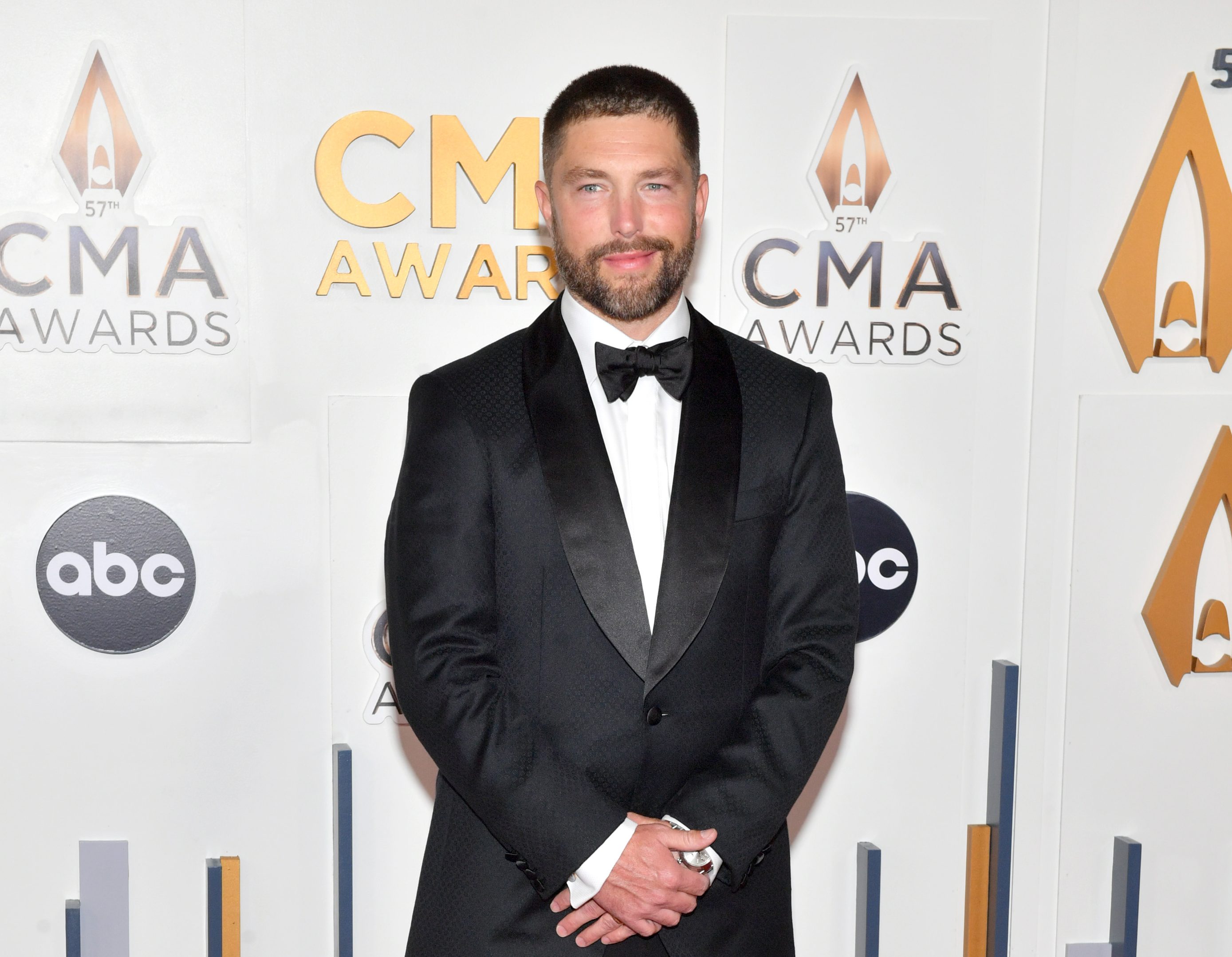 NASHVILLE, TENNESSEE - NOVEMBER 08: EDITORIAL USE ONLY Chris Lane attends the 57th Annual CMA Awards at Bridgestone Arena on November 08, 2023 in Nashville, Tennessee. 