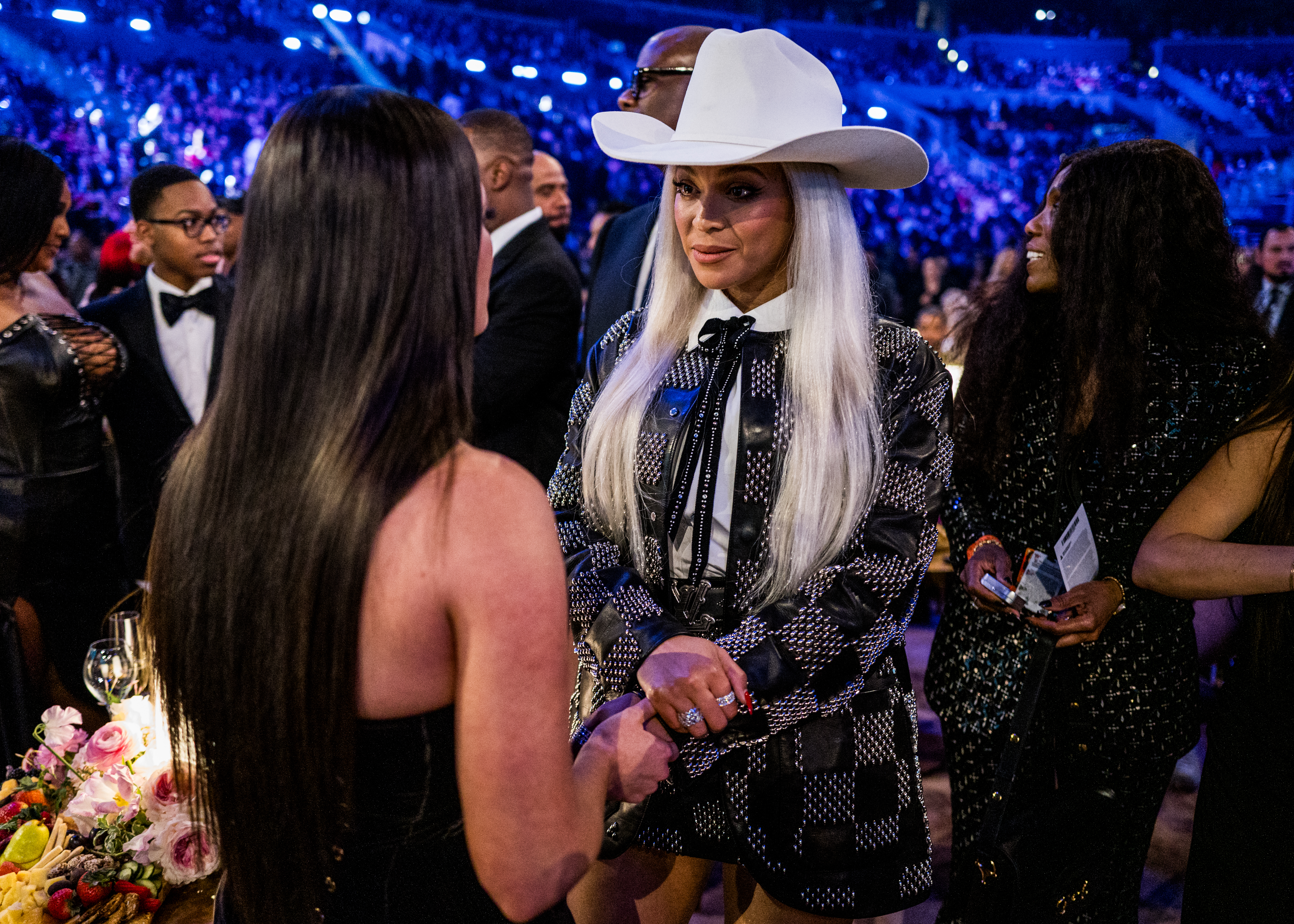 LOS ANGELES, CALIFORNIA - FEBRUARY 04: (L-R) Kacey Musgraves and Beyonc&eacute; attend the 66th GRAMMY Awards on February 04, 2024 in Los Angeles, California.
