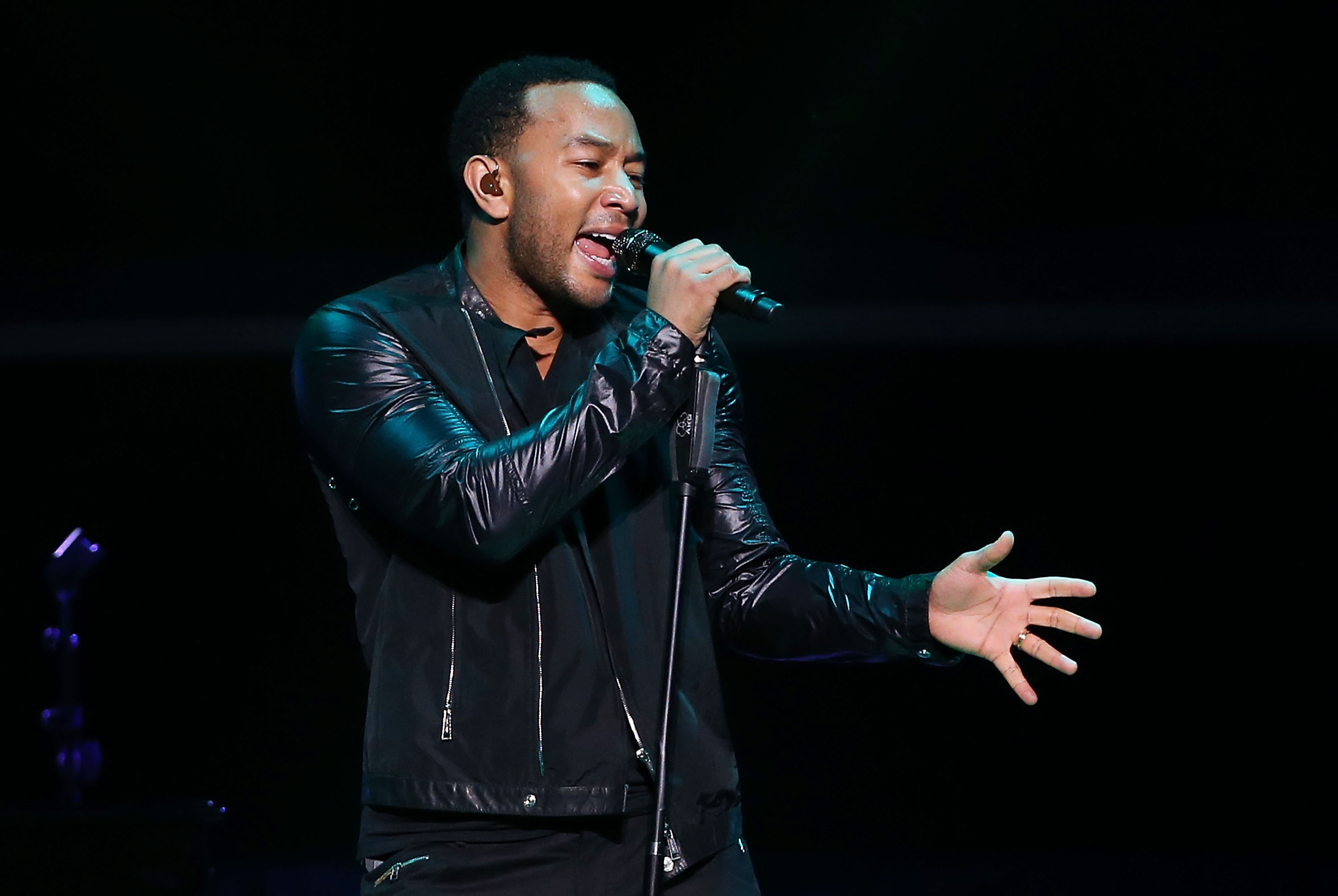 SYDNEY, AUSTRALIA - DECEMBER 11: John Legend performs live for fans at Allphones Arena on December 11, 2013 in Sydney, Australia.