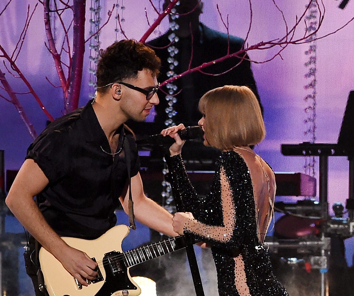 LOS ANGELES, CA - FEBRUARY 15:  Recording artists Jack Antonoff (L) and Taylor Swift perform onstage during The 58th GRAMMY Awards at Staples Center on February 15, 2016 in Los Angeles, California.  