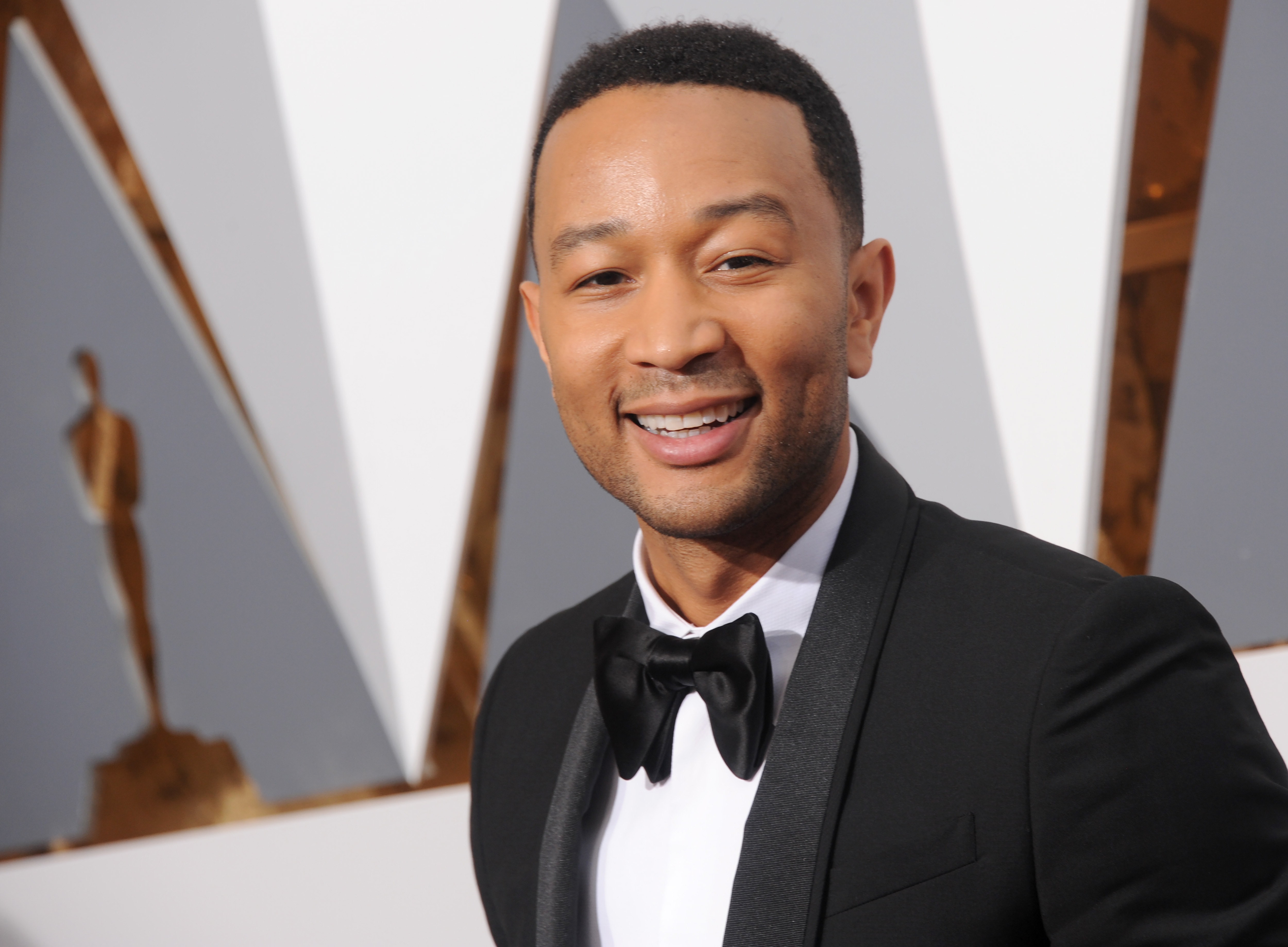 HOLLYWOOD, CA - FEBRUARY 28: Singer John Legend arrives at the 88th Annual Academy Awards at Hollywood & Highland Center on February 28, 2016 in Hollywood, California. 