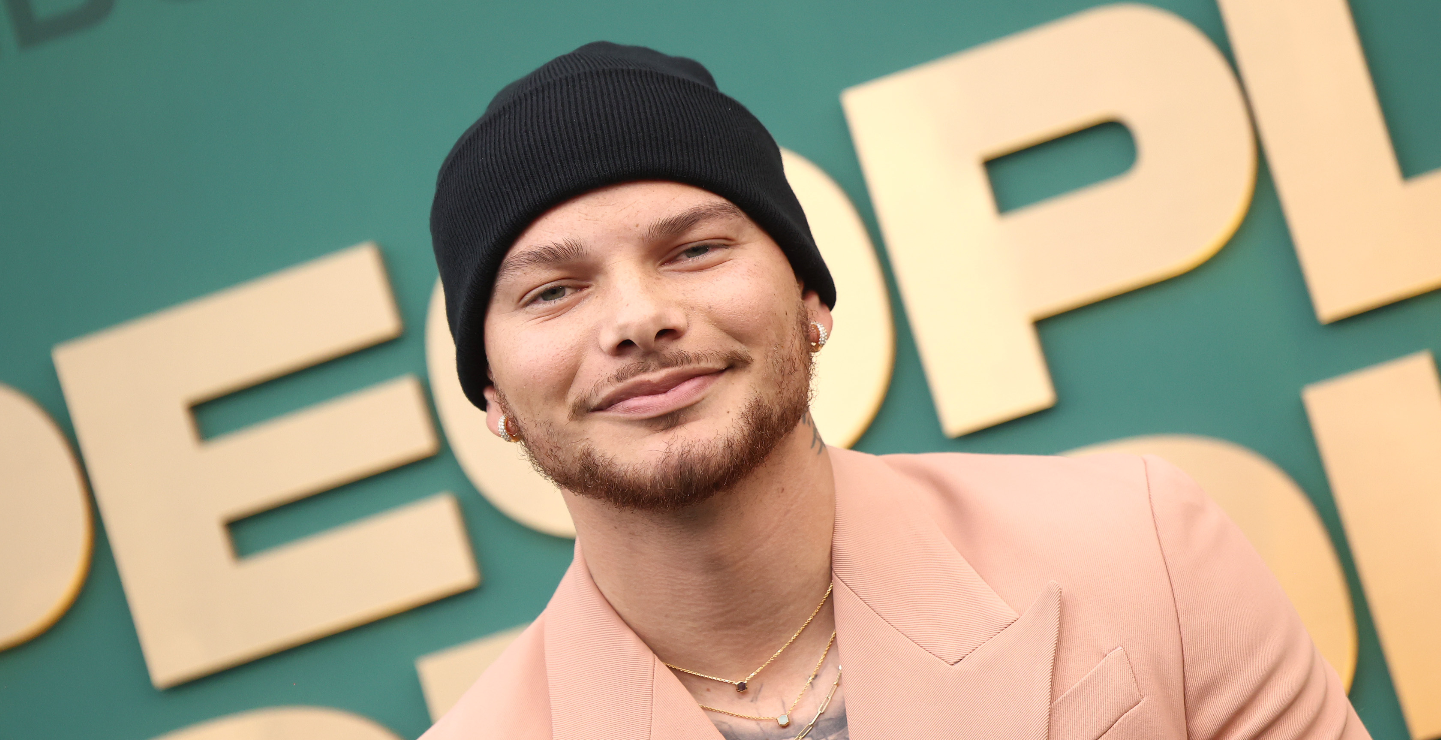 Kane Brown attends the 2024 People's Choice Awards at Barker Hangar on February 18, 2024 in Santa Monica, California.