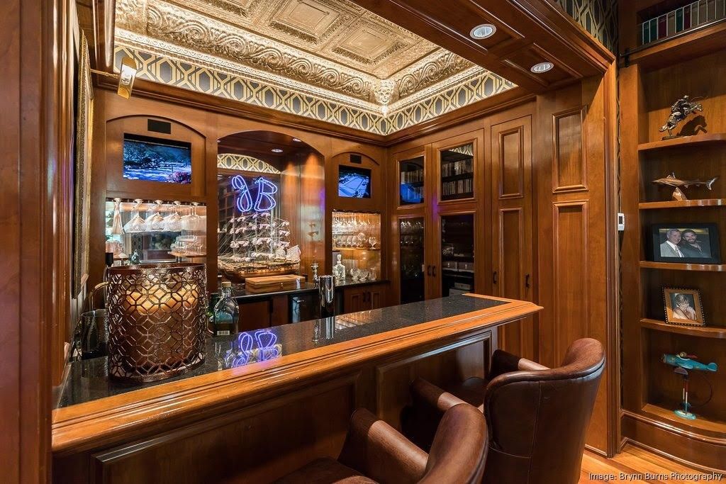 Travis Kelce home bar