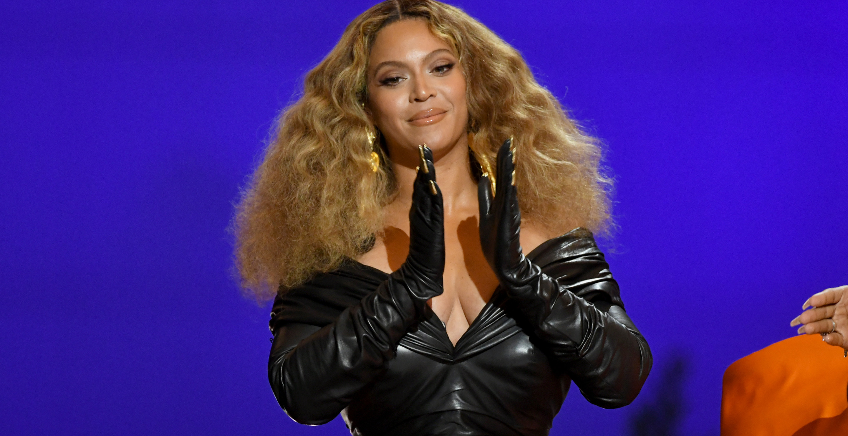 Beyoncé Confirms She Will Cover "Jolene" on Upcoming Album, Teases Collabs with Country Legends