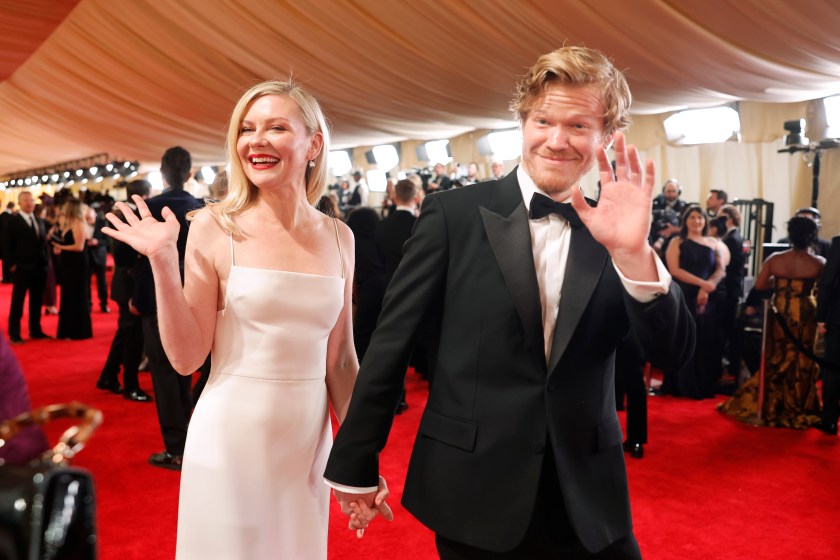 HOLLYWOOD, CALIFORNIA - MARCH 10: (L-R) Kirsten Dunst and Jesse Plemons attend the 96th Annual Academy Awards on March 10, 2024 in Hollywood, California.