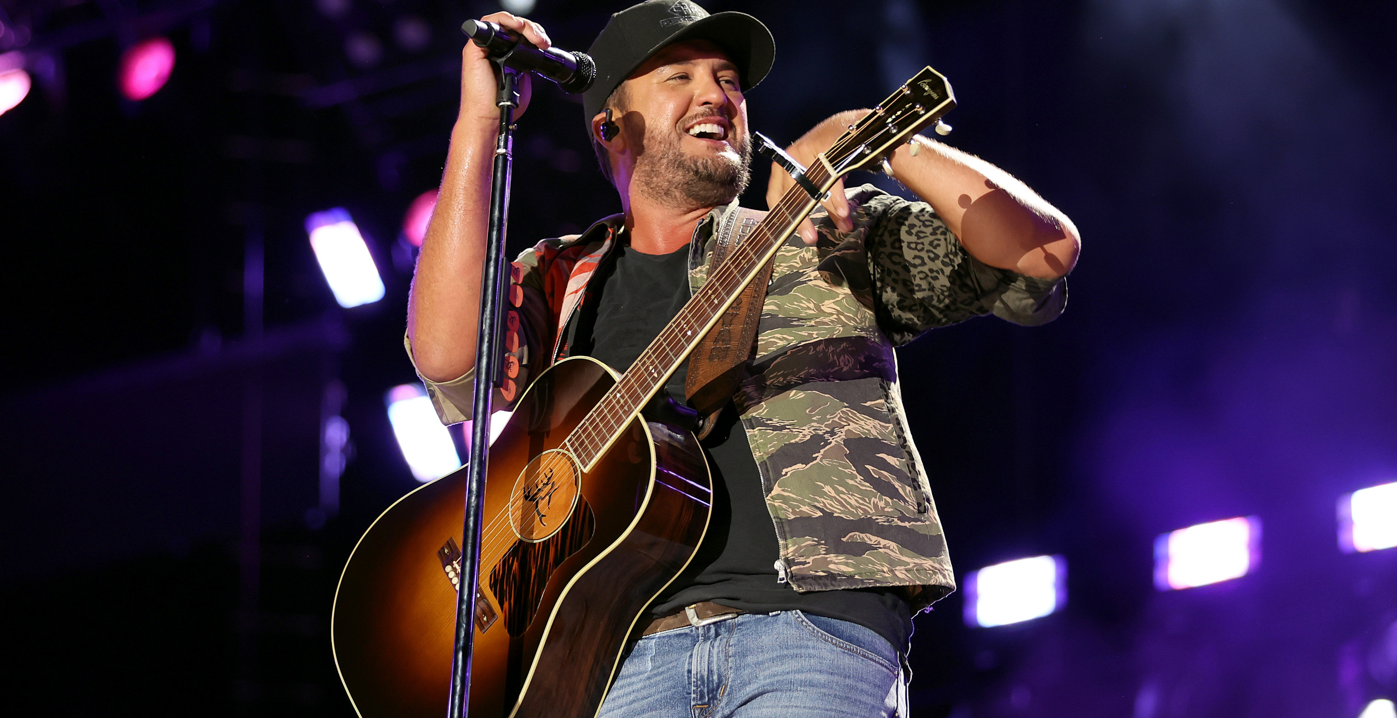 Luke Bryan Sings Rousing Cover Of John Mellencamp's "Small Town"