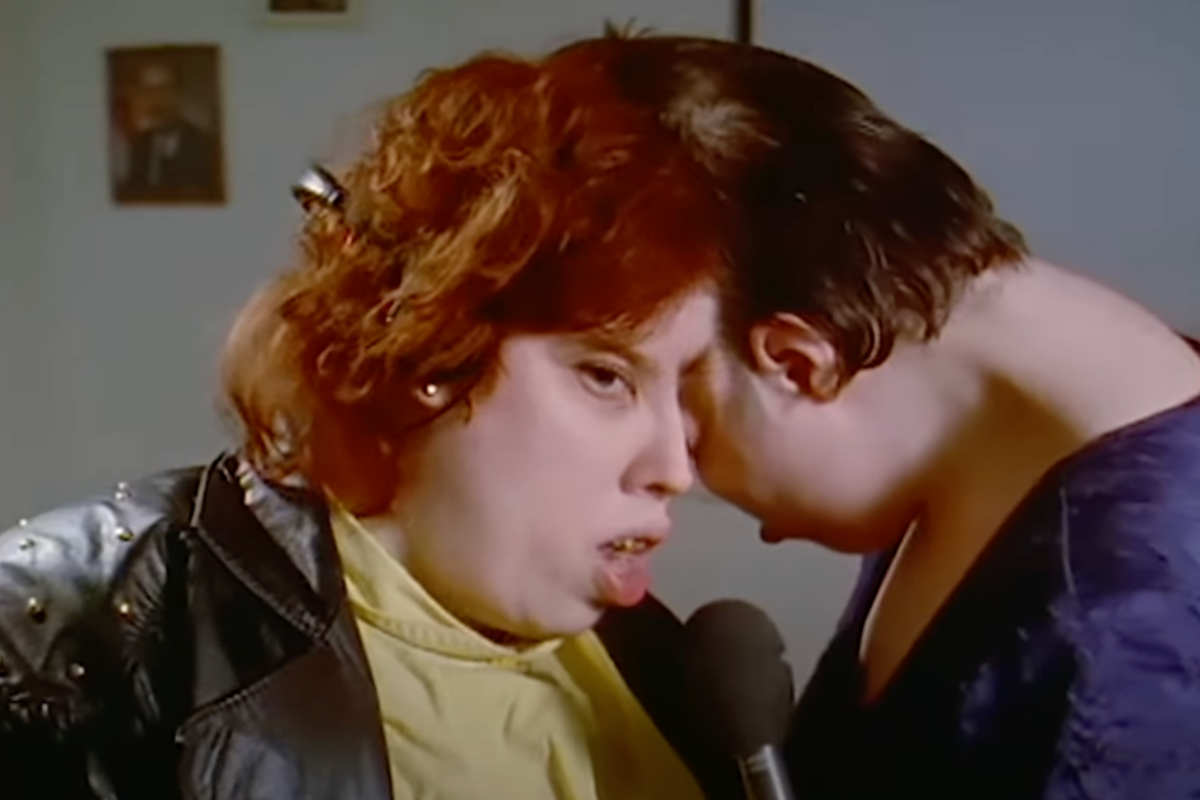 george-reba-schappell-conjoined-twin-who-enjoyed-a-country-music-career-dies-at-62