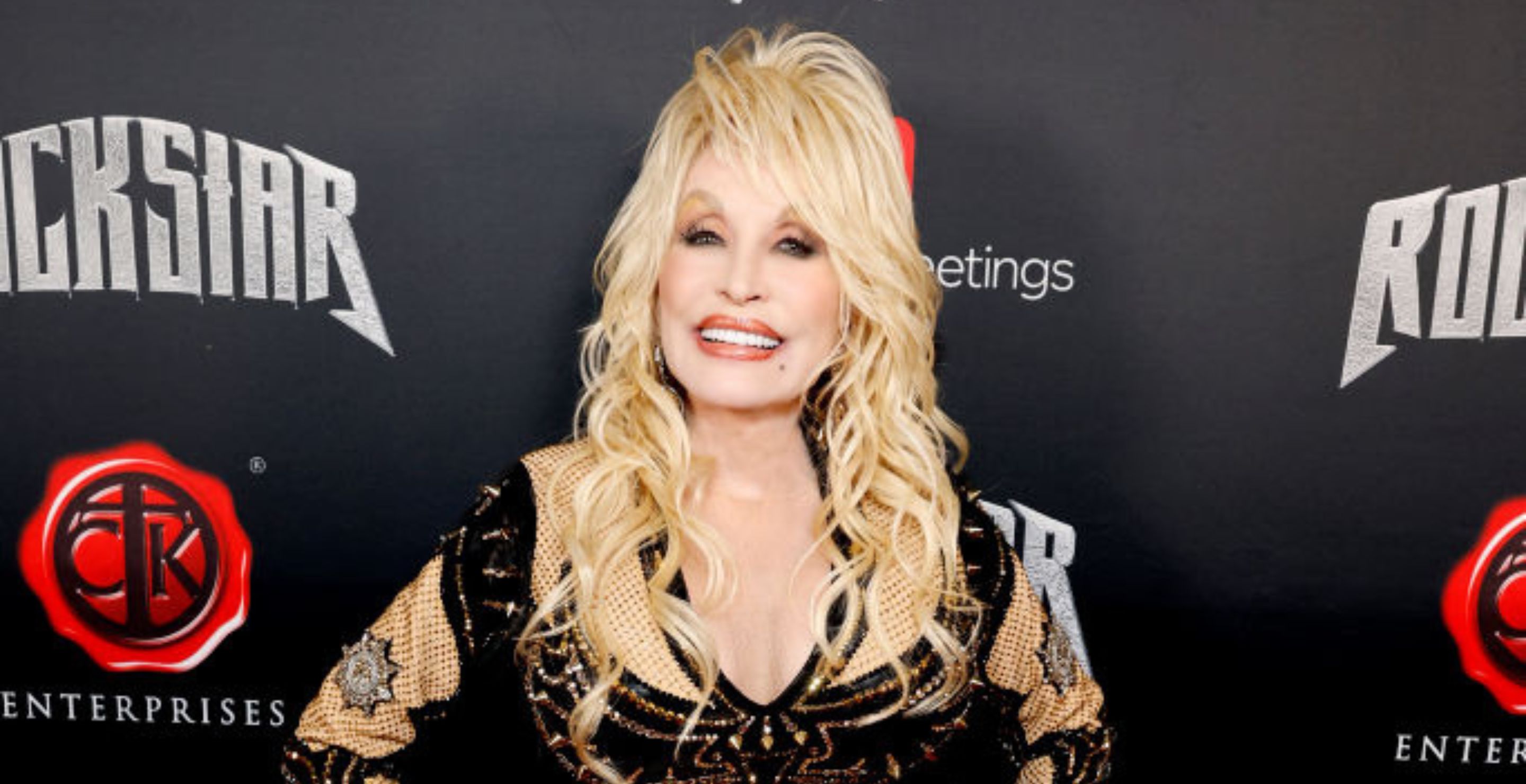 Dolly Parton Meets With Girl Who Beat Cancer In Heartwarming Video