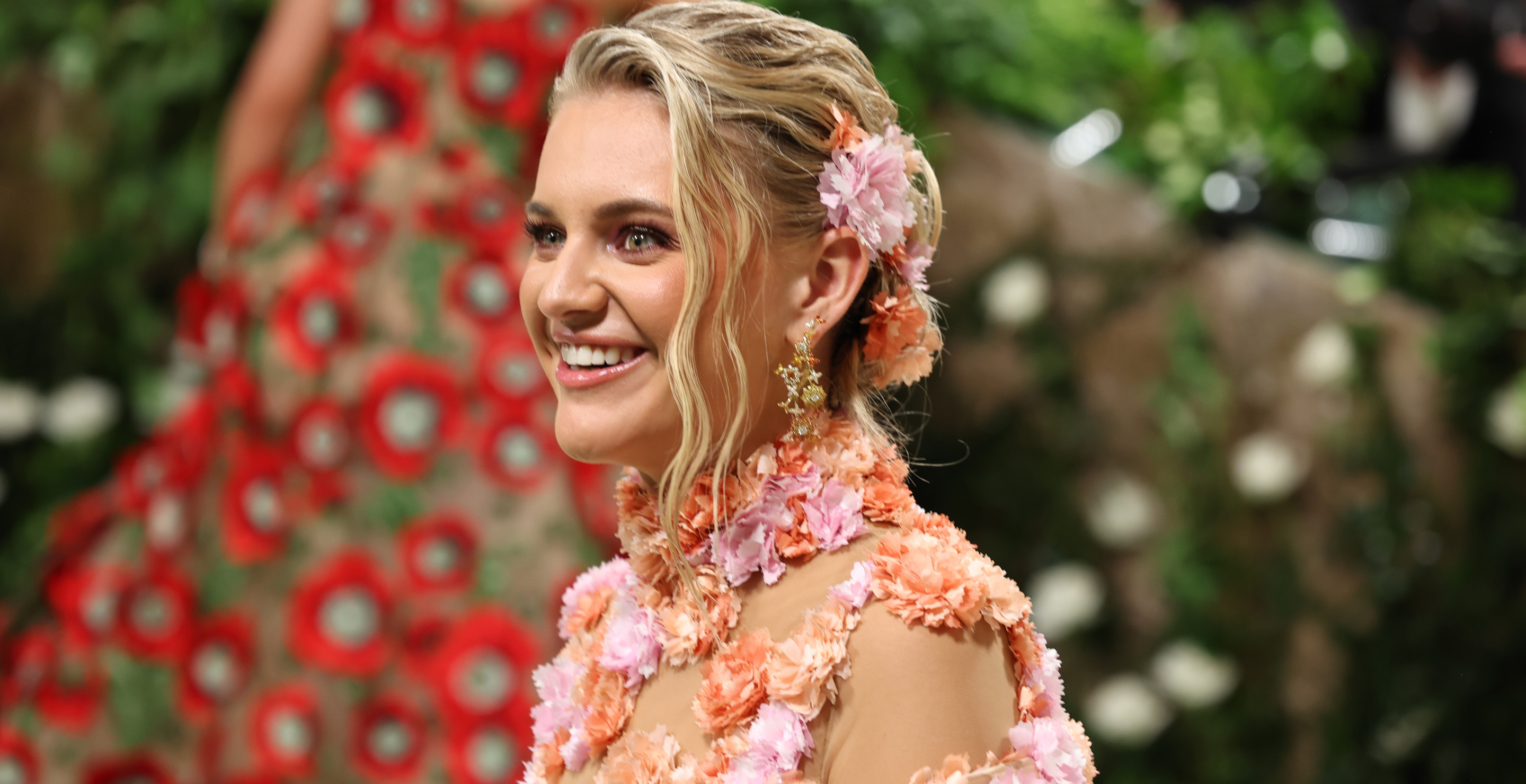 Kelsea Ballerini Goes Over The Top With Met Gala Dress