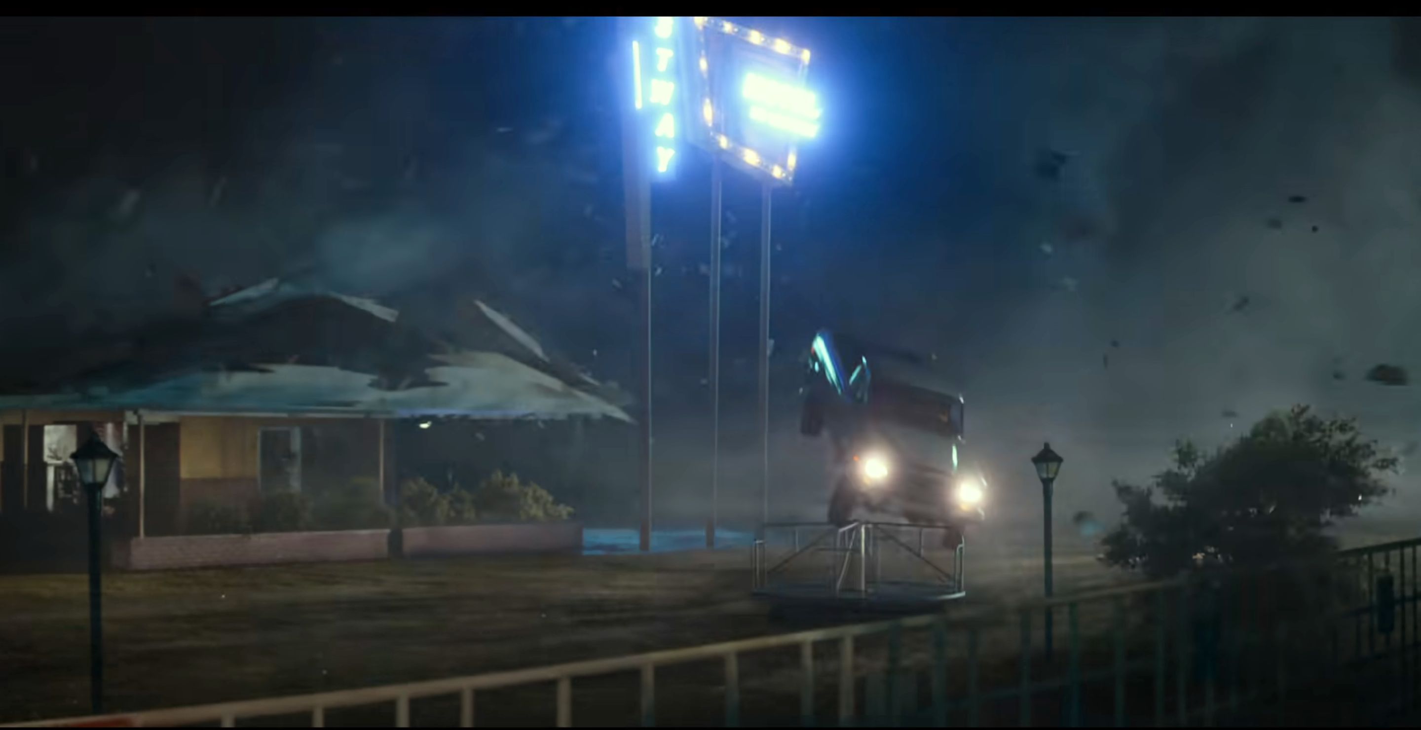 Storm Chasers Give Their Honest Opinion Of New 'Twisters' Trailer