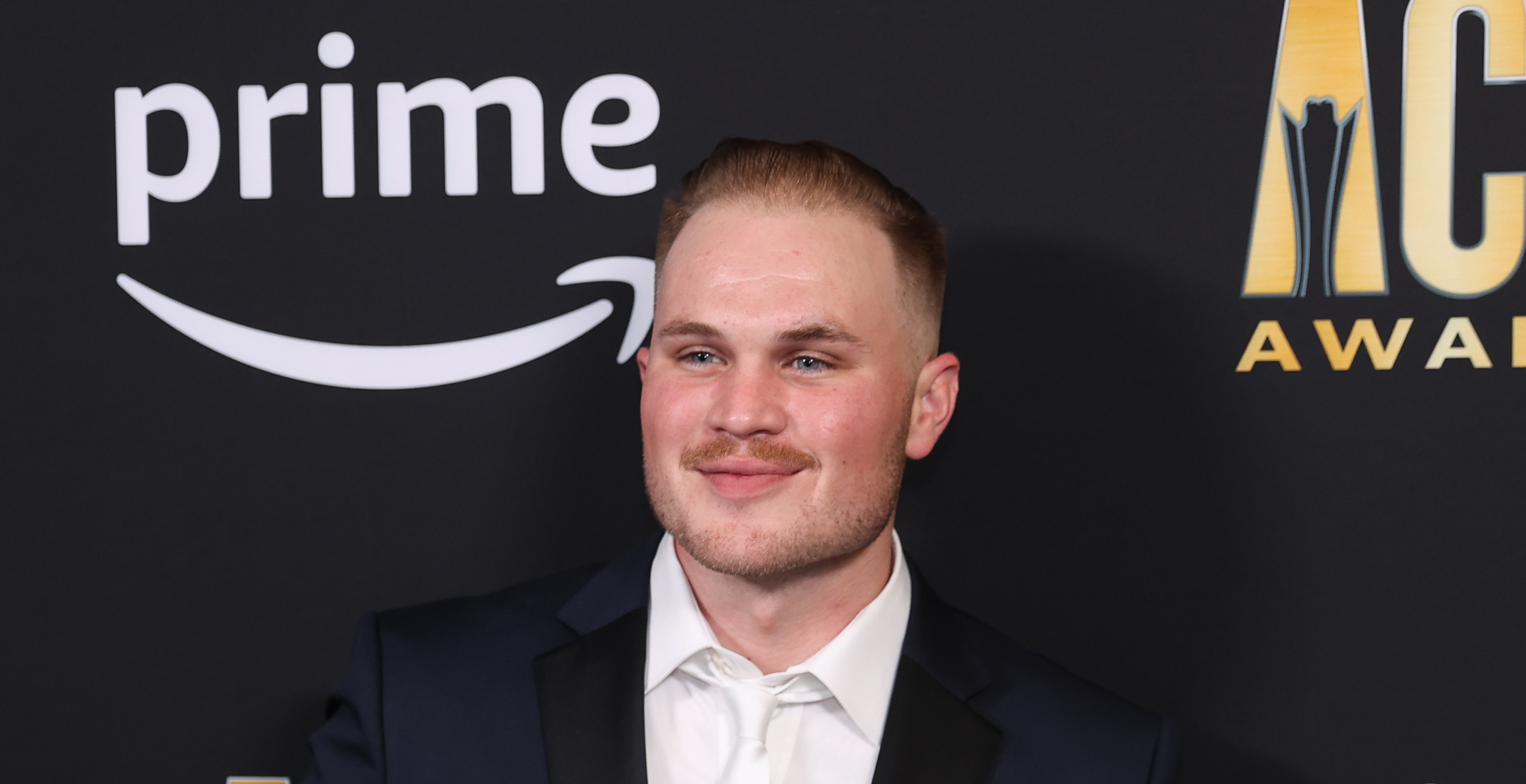 zach-bryan-blasts-radio-for-labeling-his-new-song-pink-skies-as-pop