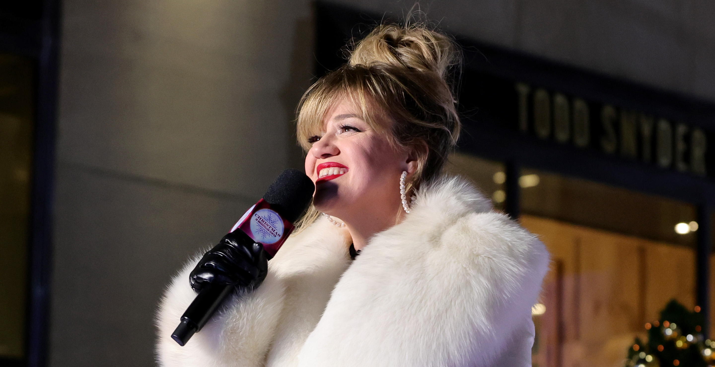 kelly-clarkson-talks-weight-loss-its-definitely-not-ozempic